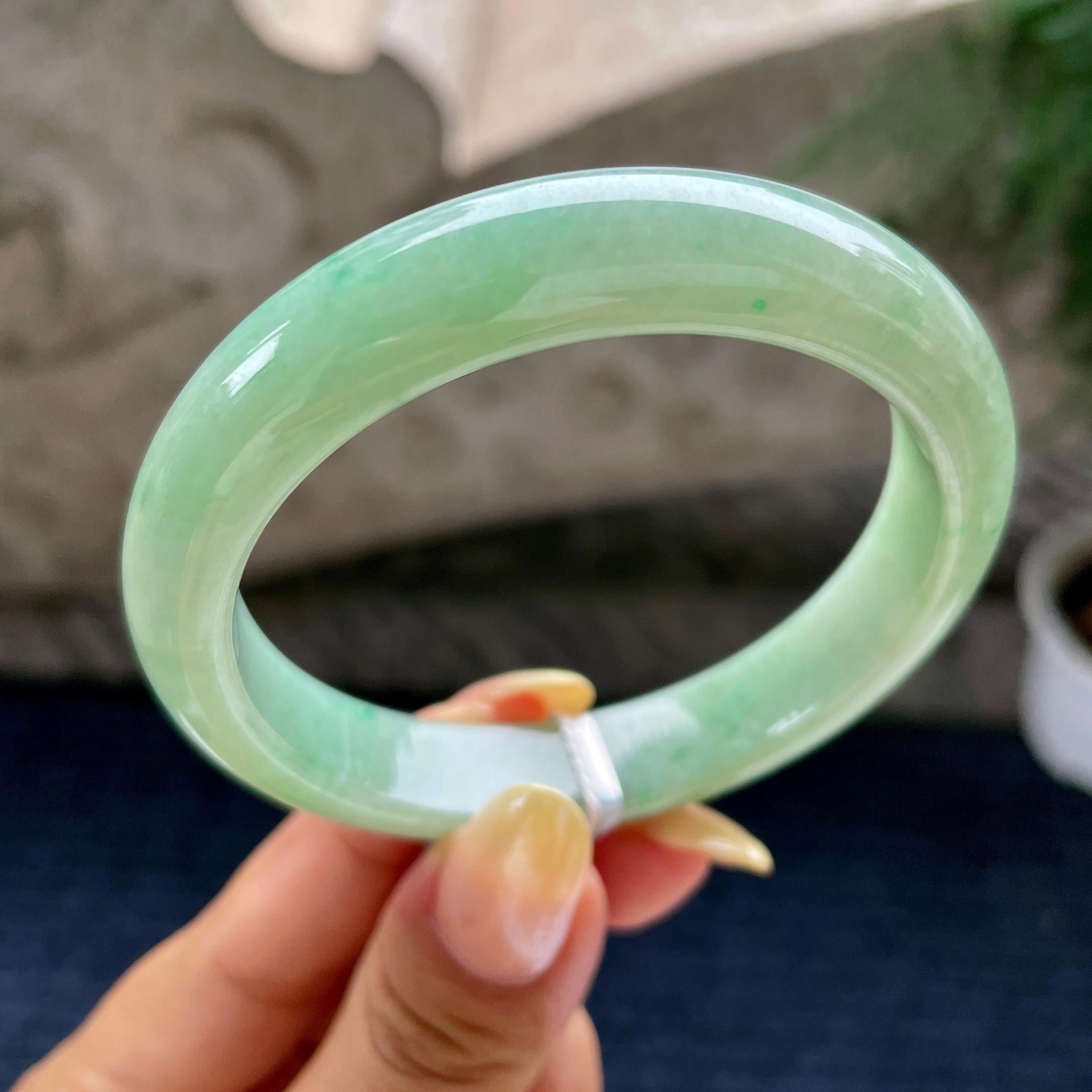 细糯种晴底正圈平安镯56圈 天然缅甸A货翡翠（yc460690）