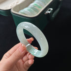 糯冰白底青正圈翡翠手镯（55.5mm）（yc019899）
