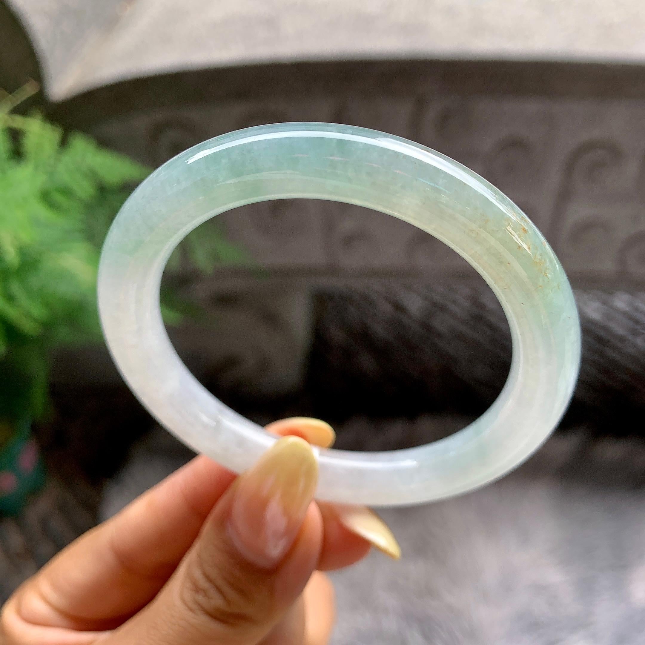 细糯种晴底圆条手镯56.6圈 天然缅甸A货翡翠（yc481909）