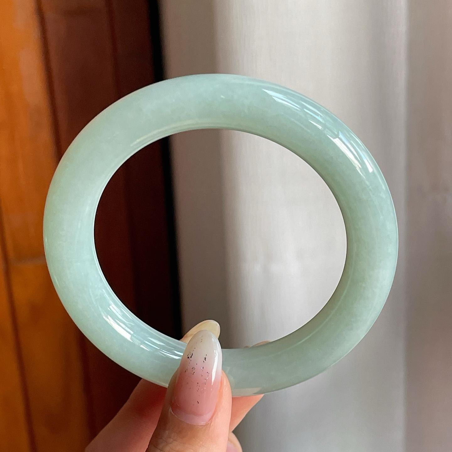 糯冰种晴底翡翠圆条手镯（55.7mm）（yc220879）
