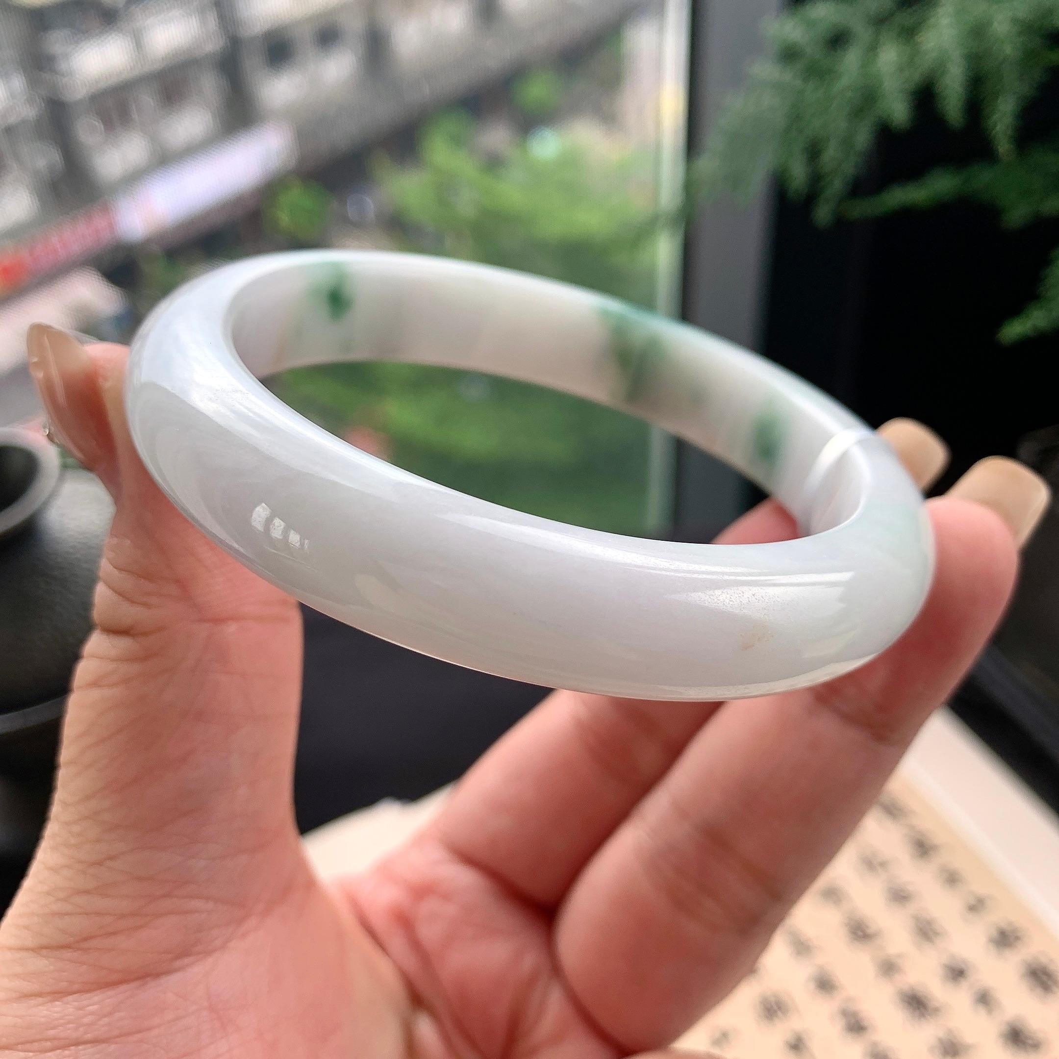大圈口 细糯种飘绿花正圈平安镯 61.3圈口 天然缅甸A货翡翠（yc477605）