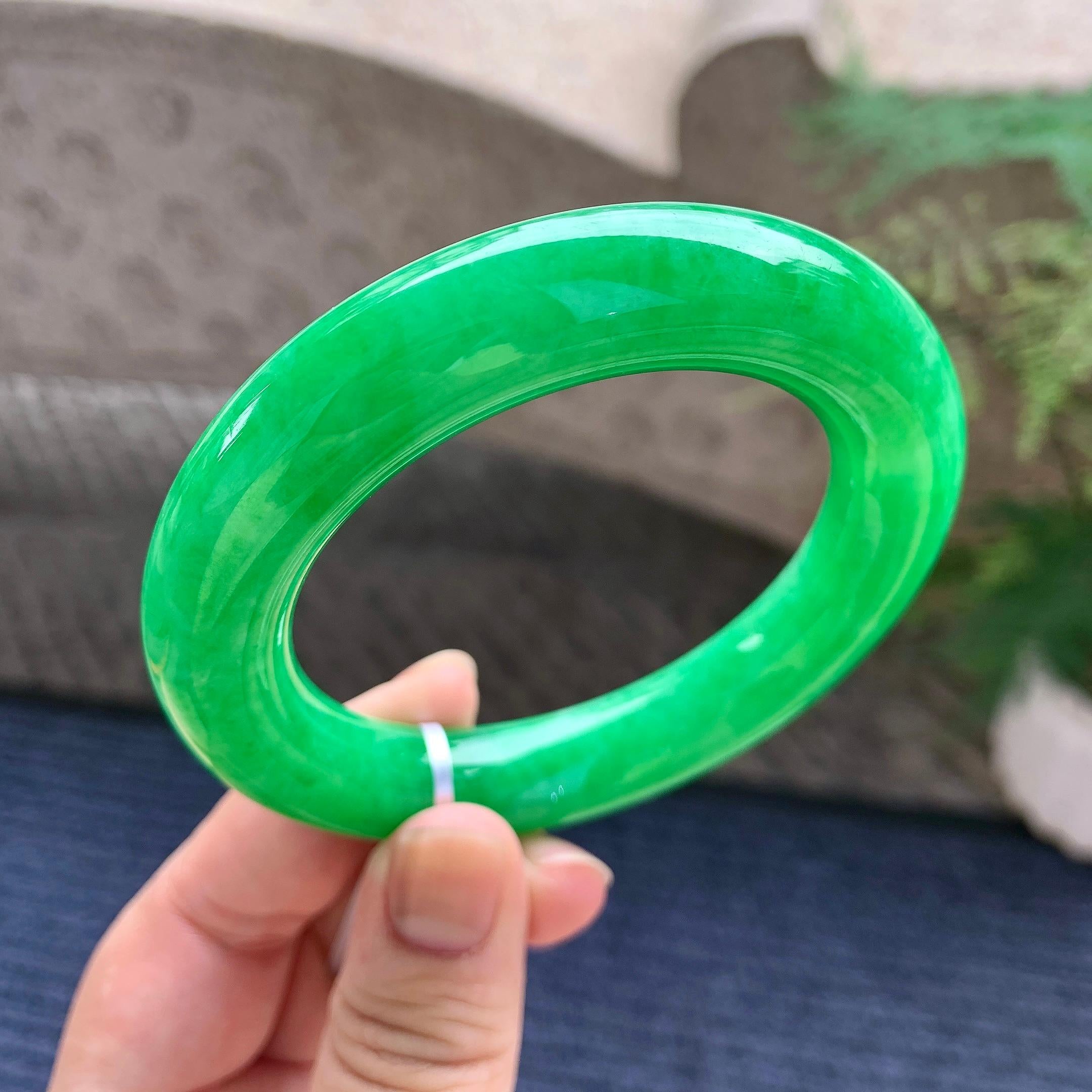 细糯种满绿圆条手镯（55.6mm）（yc233905）