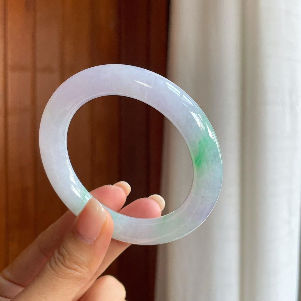 糯冰春带彩翡翠圆条手镯（55.7mm）（yc408406）
