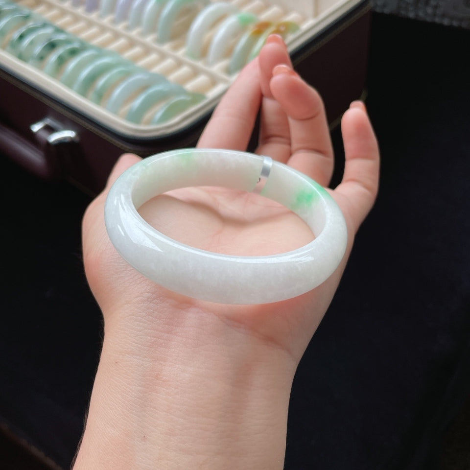 糯冰白底青翡翠手镯（57mm）（yc017177）