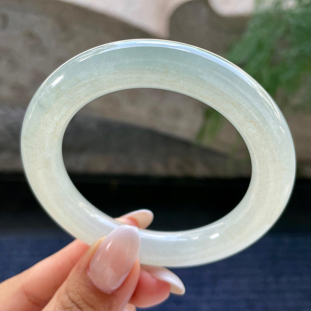 细糯种淡晴底圆条手镯     55.2圈     天然缅甸A货翡翠（yc408842）