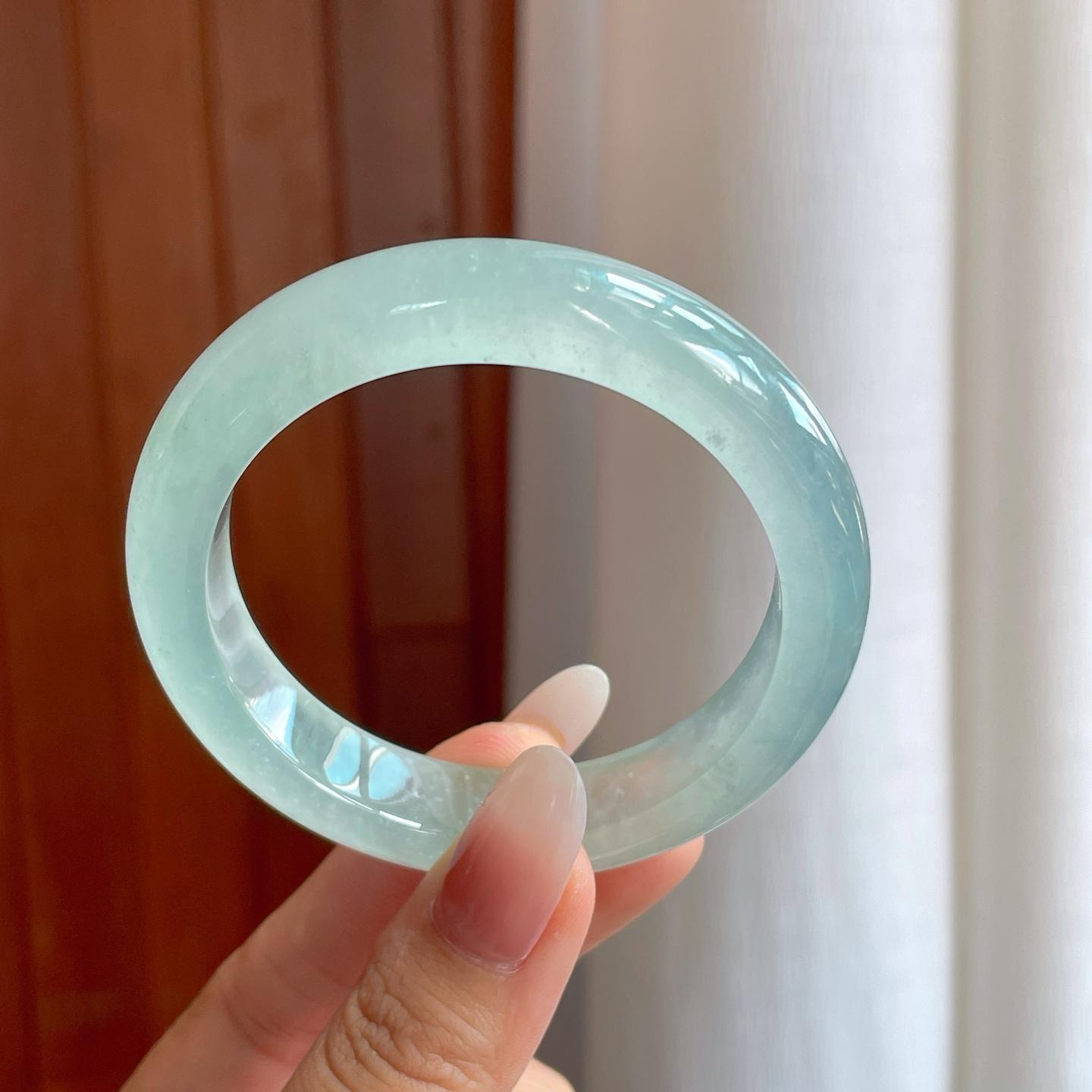 冰玻种淡晴底翡翠平安镯（54.5mm）（yc269034）