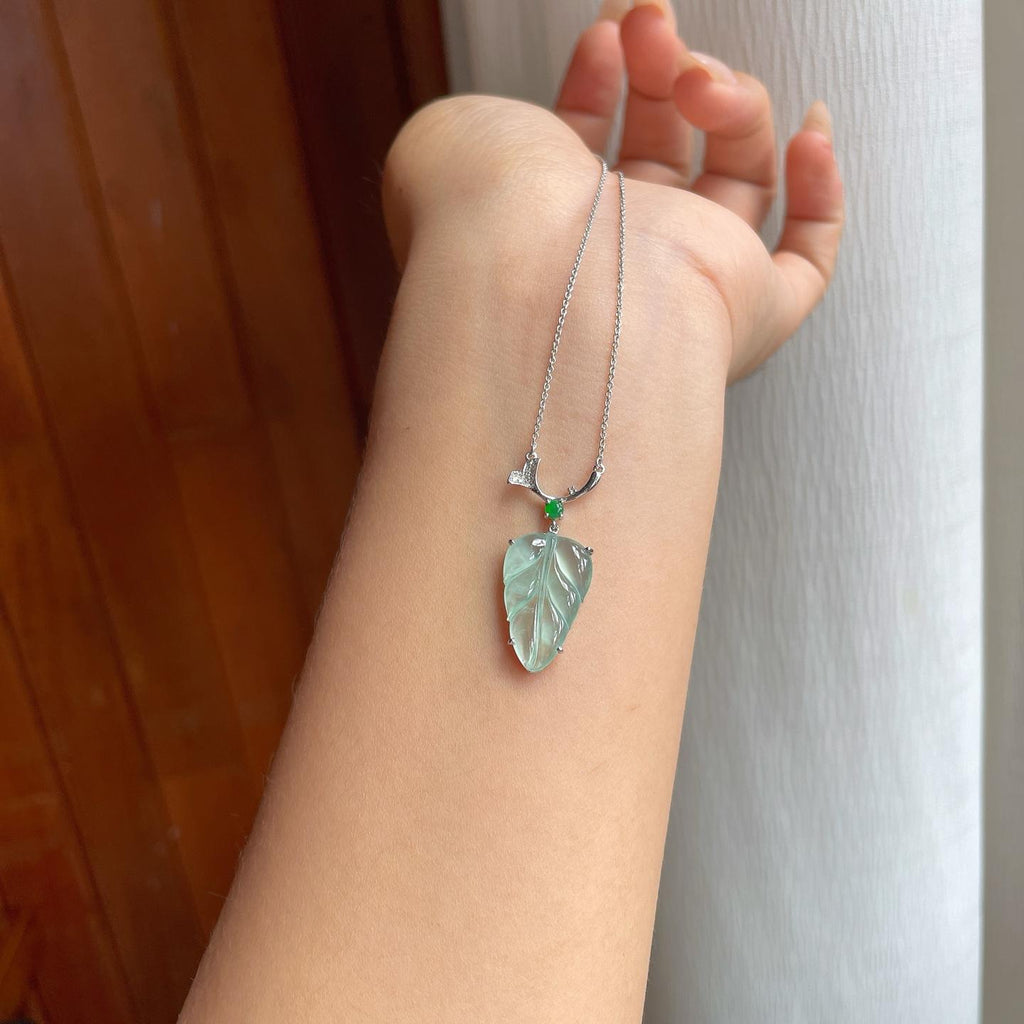 18k金镶冰种晴底翡翠叶子（yc247165）