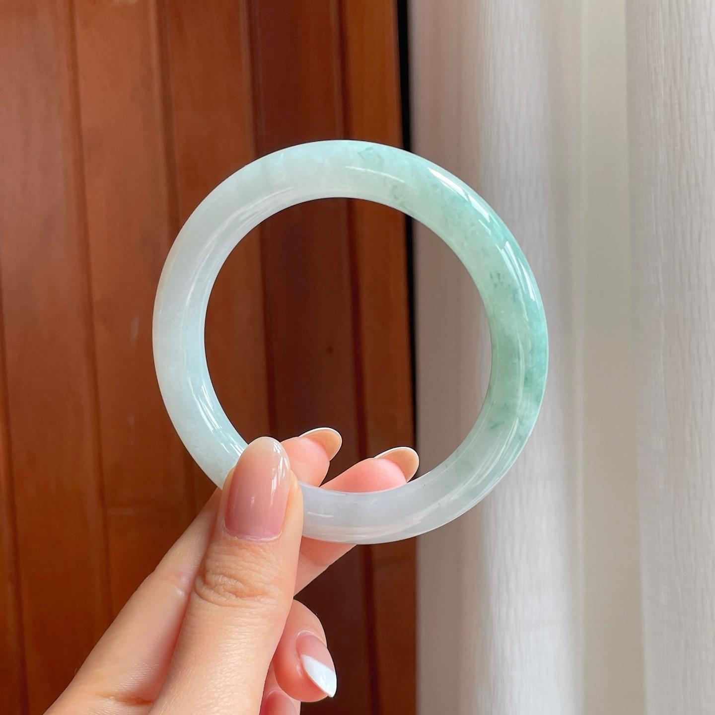 糯冰飘花翡翠圆条手镯（56.7mm)（yc374045）