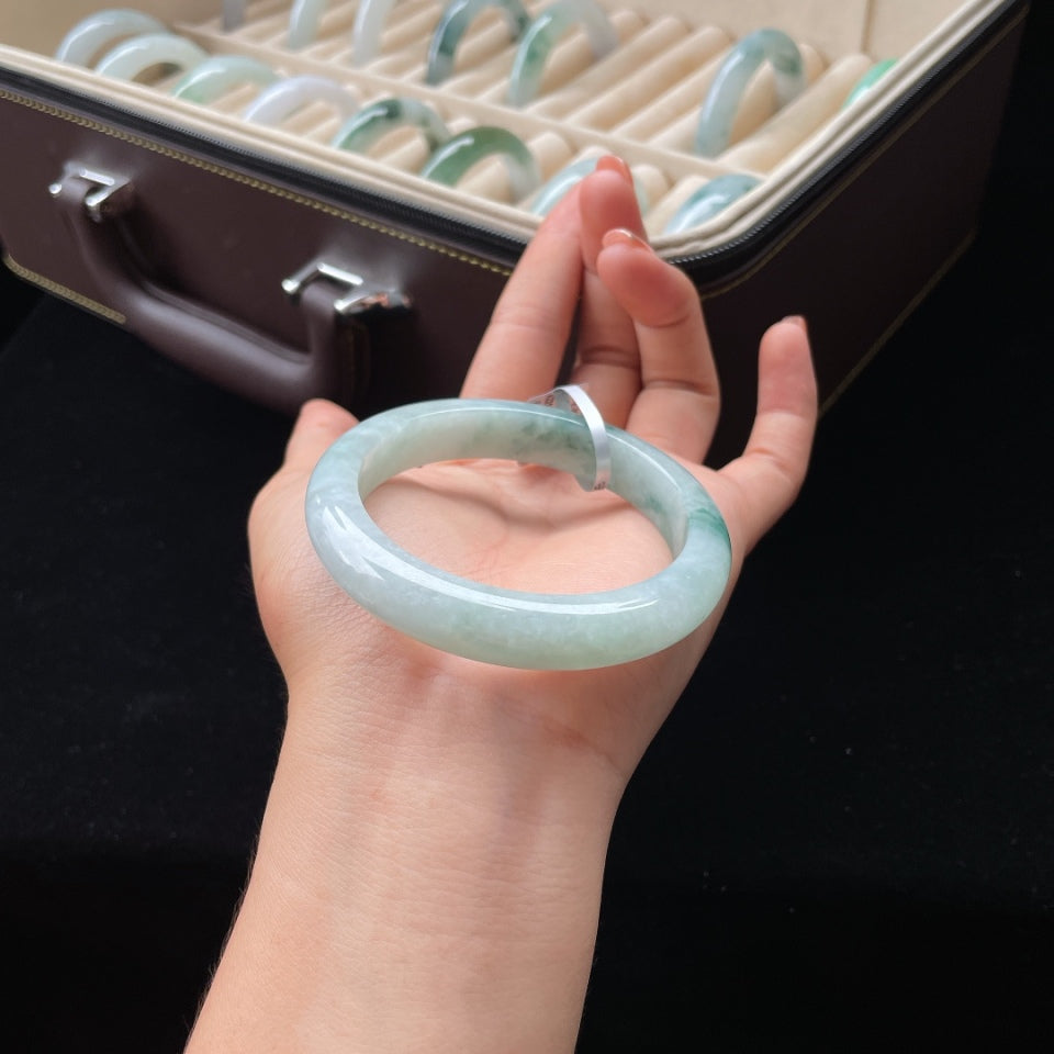 糯种飘花正圈翡翠手镯（55.7mm）（yc018720）