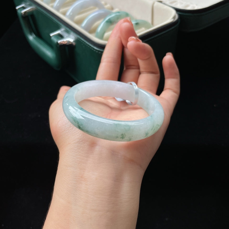 糯冰飘花正圈 翡翠手镯（53.5mm）（yc018721）