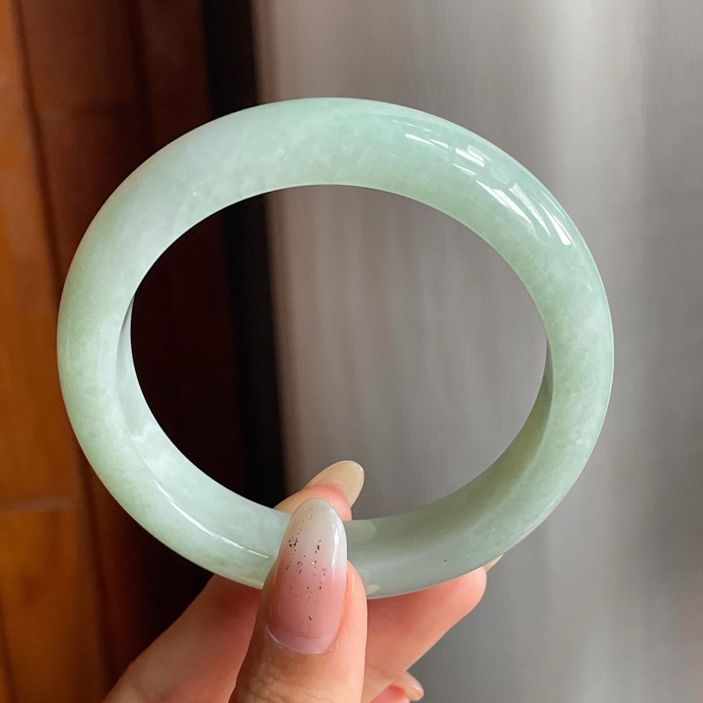 糯冰种晴底翡翠平安镯（56.5mm）（yc217409）