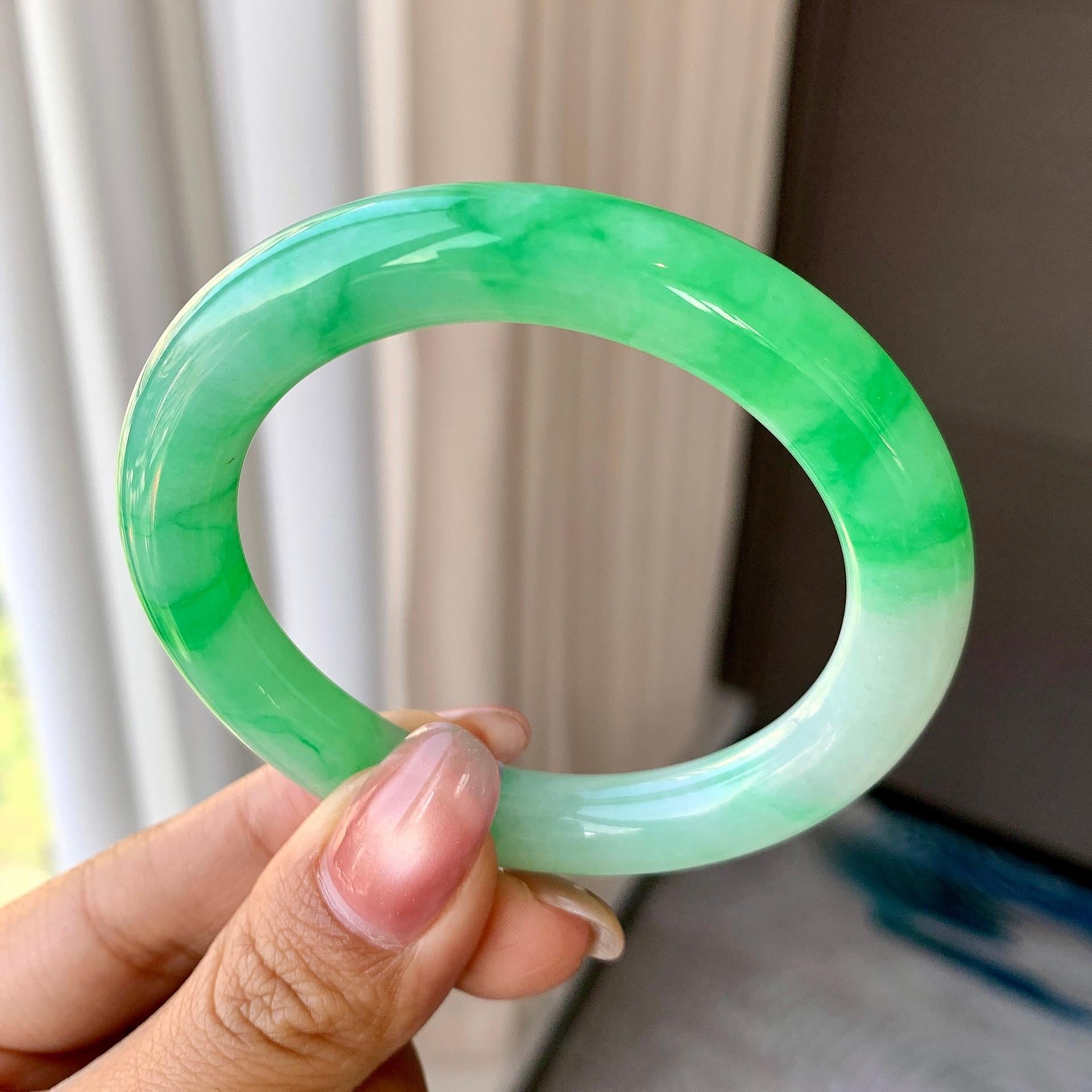 糯冰种翠绿圆条手镯（53mm）（yc290115）