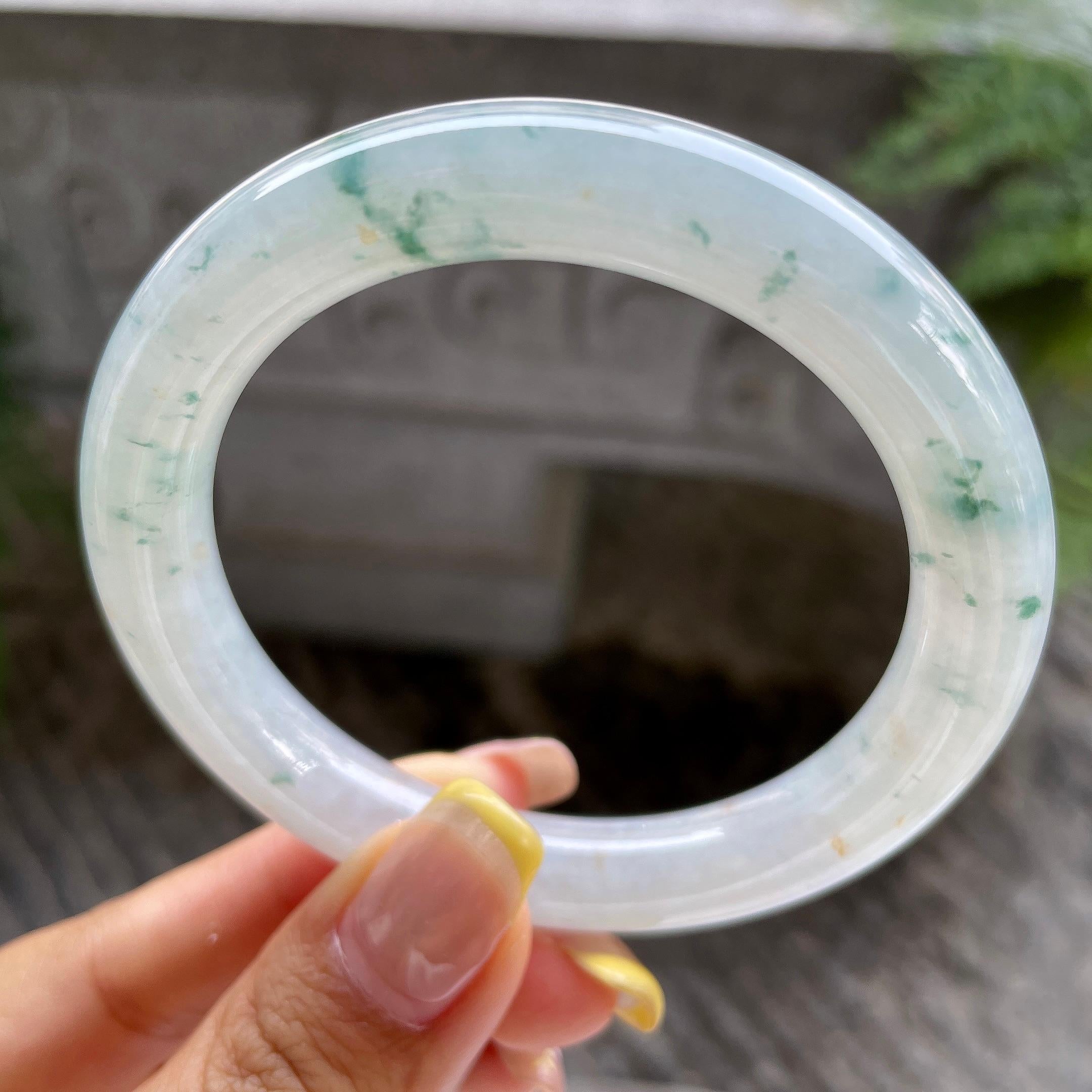 细糯种飘花圆条手镯55.3圈            天然缅甸A货翡翠（yc389247）