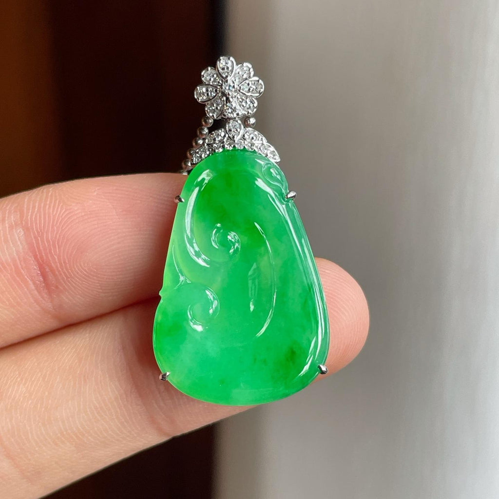 18k金镶糯冰带色翡翠如意（yc251061）