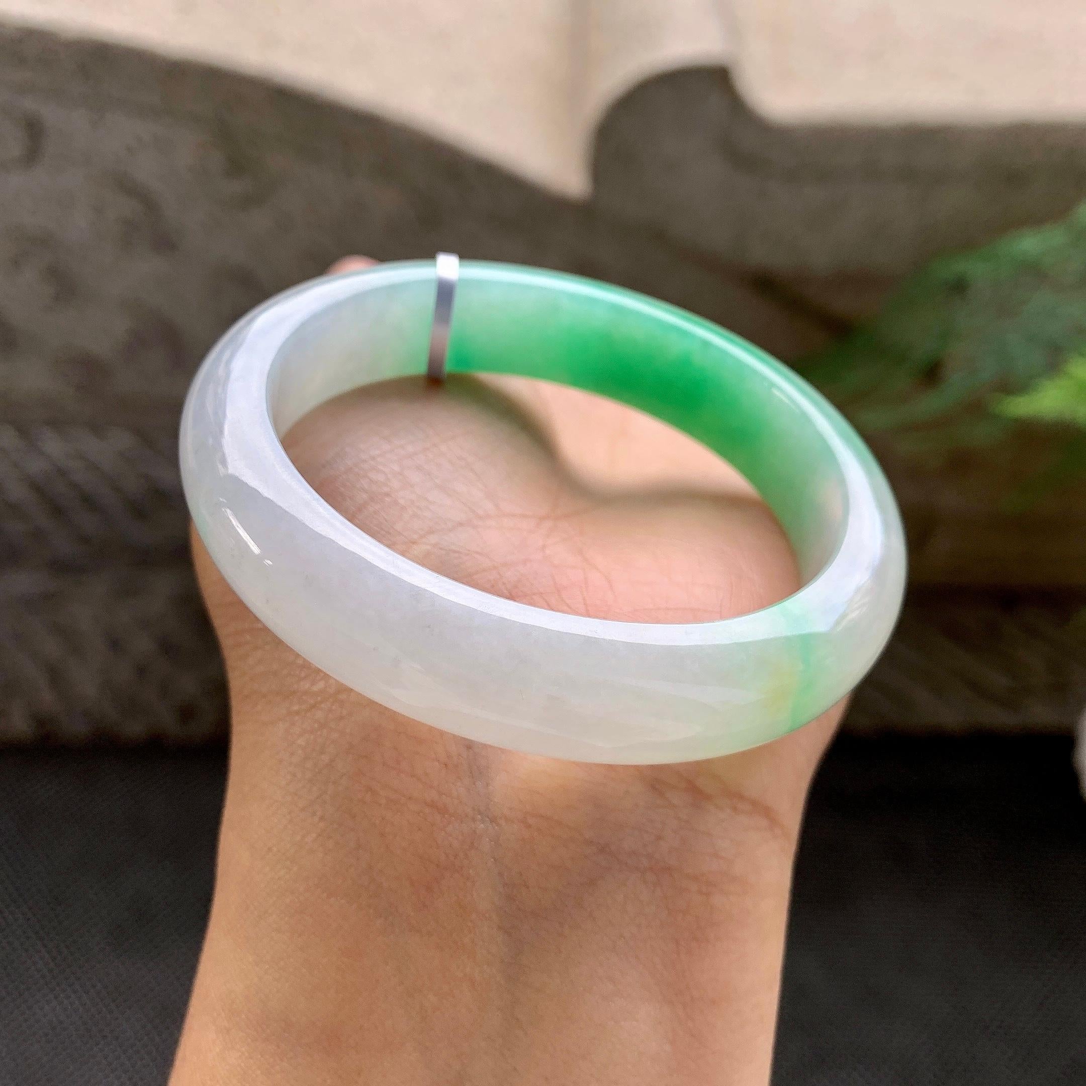细糯种翠绿贵妃手镯（51.9mm）（yc272768）