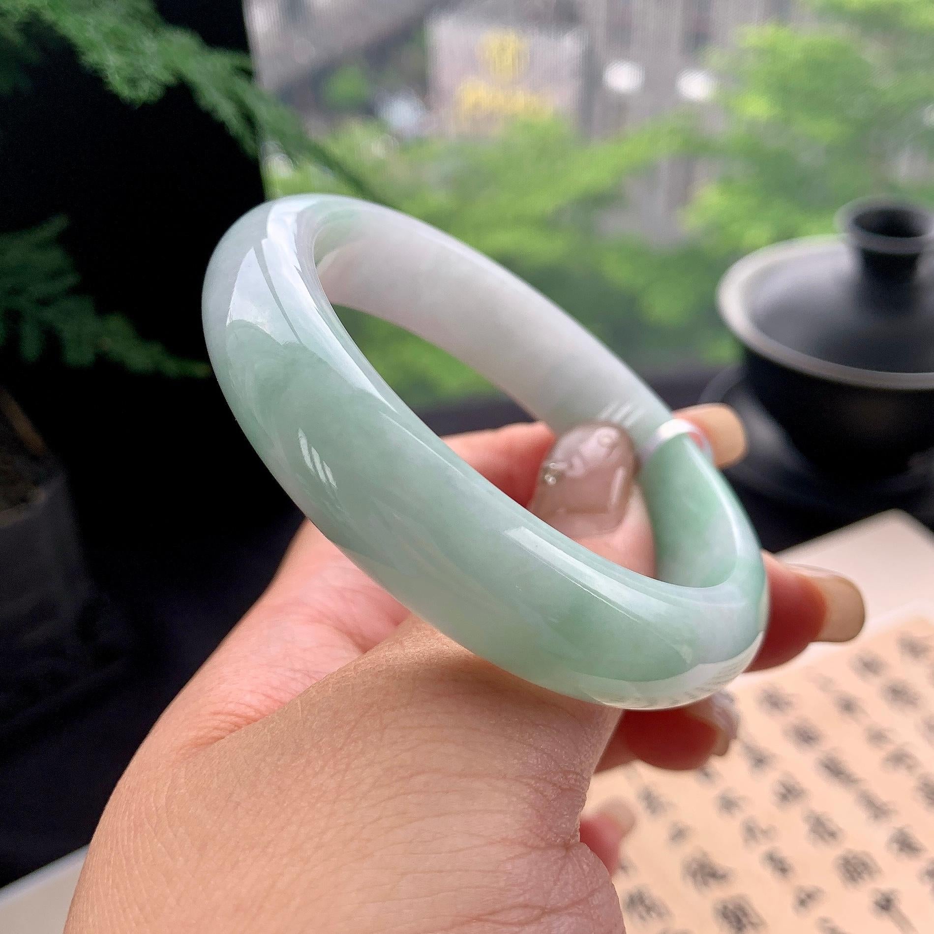 细糯种淡晴底飘绿正圈平安镯 54圈口 天然缅甸A货翡翠（yc473063）