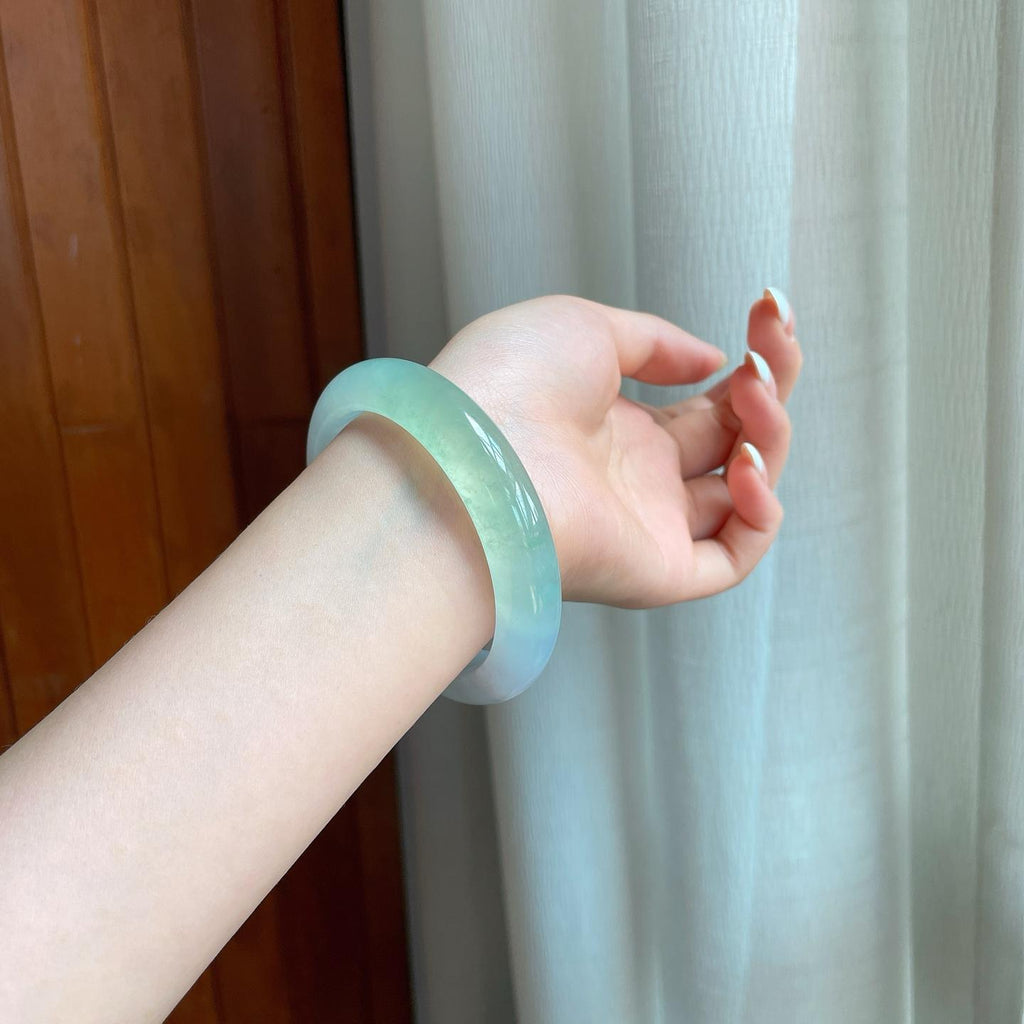 糯冰带色翡翠平安镯（58mm)（yc380047）