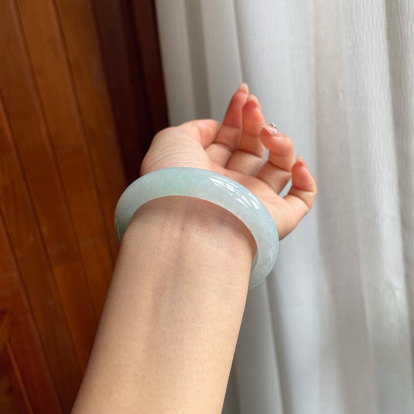 糯冰种带色翡翠平安镯（54mm）
