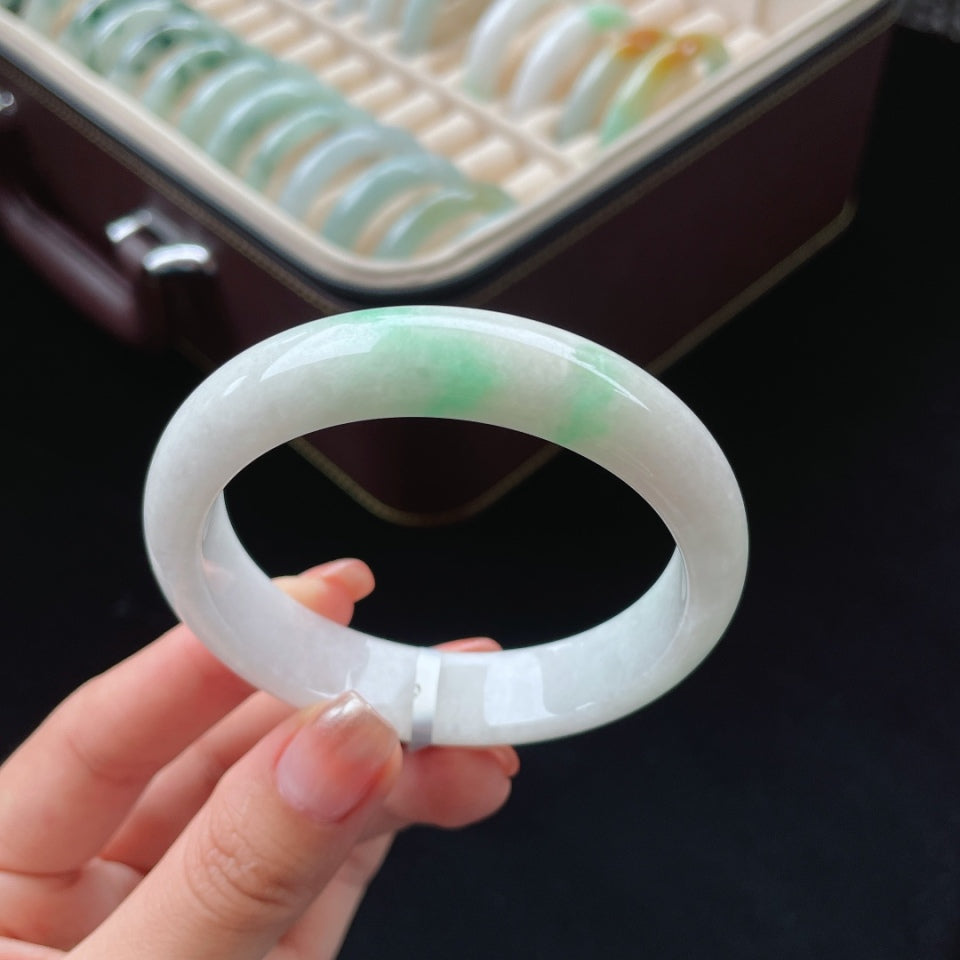 糯冰白底青翡翠手镯（57mm）（yc017177）