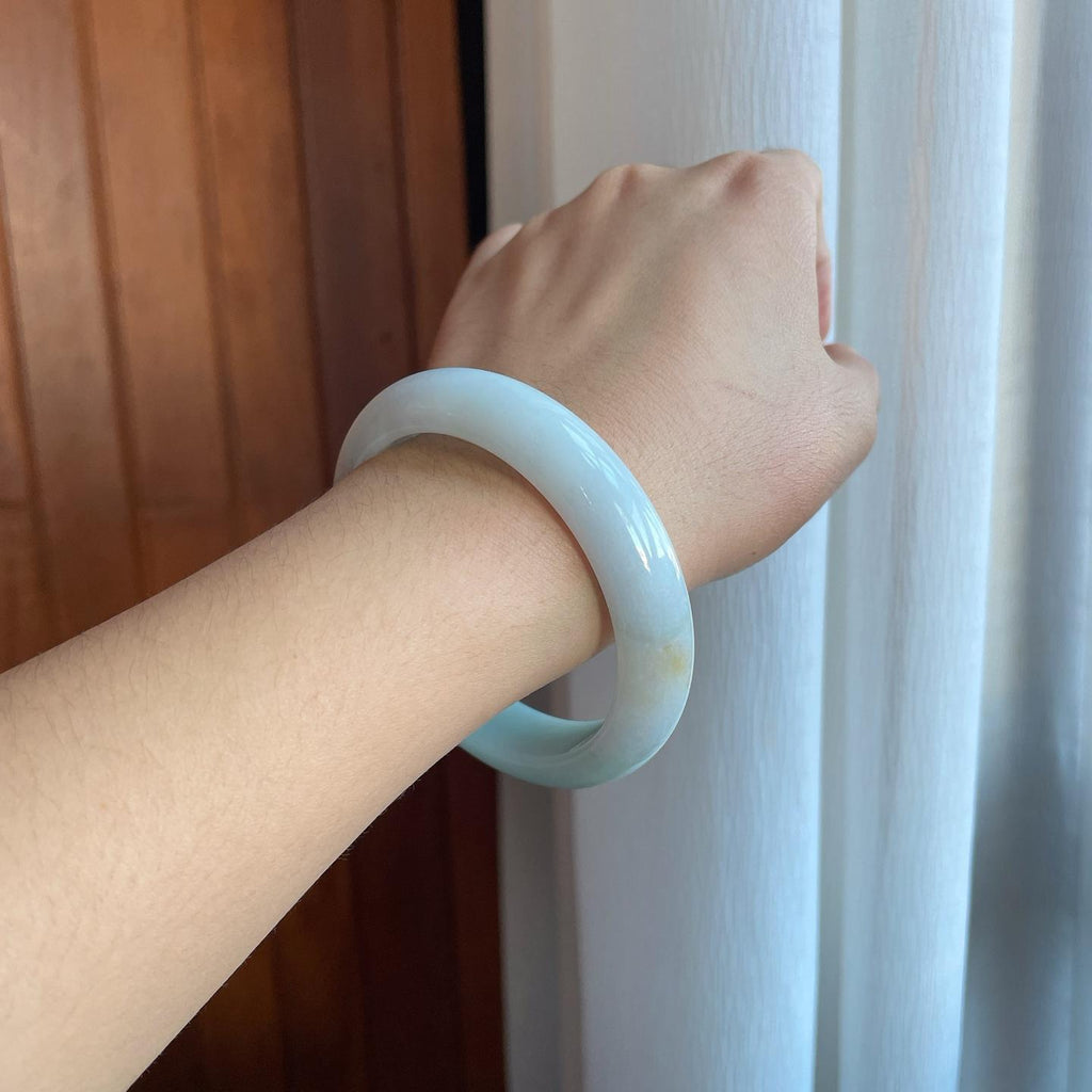 细糯种淡晴底翡翠平安镯（57.8mm）（yc266500）