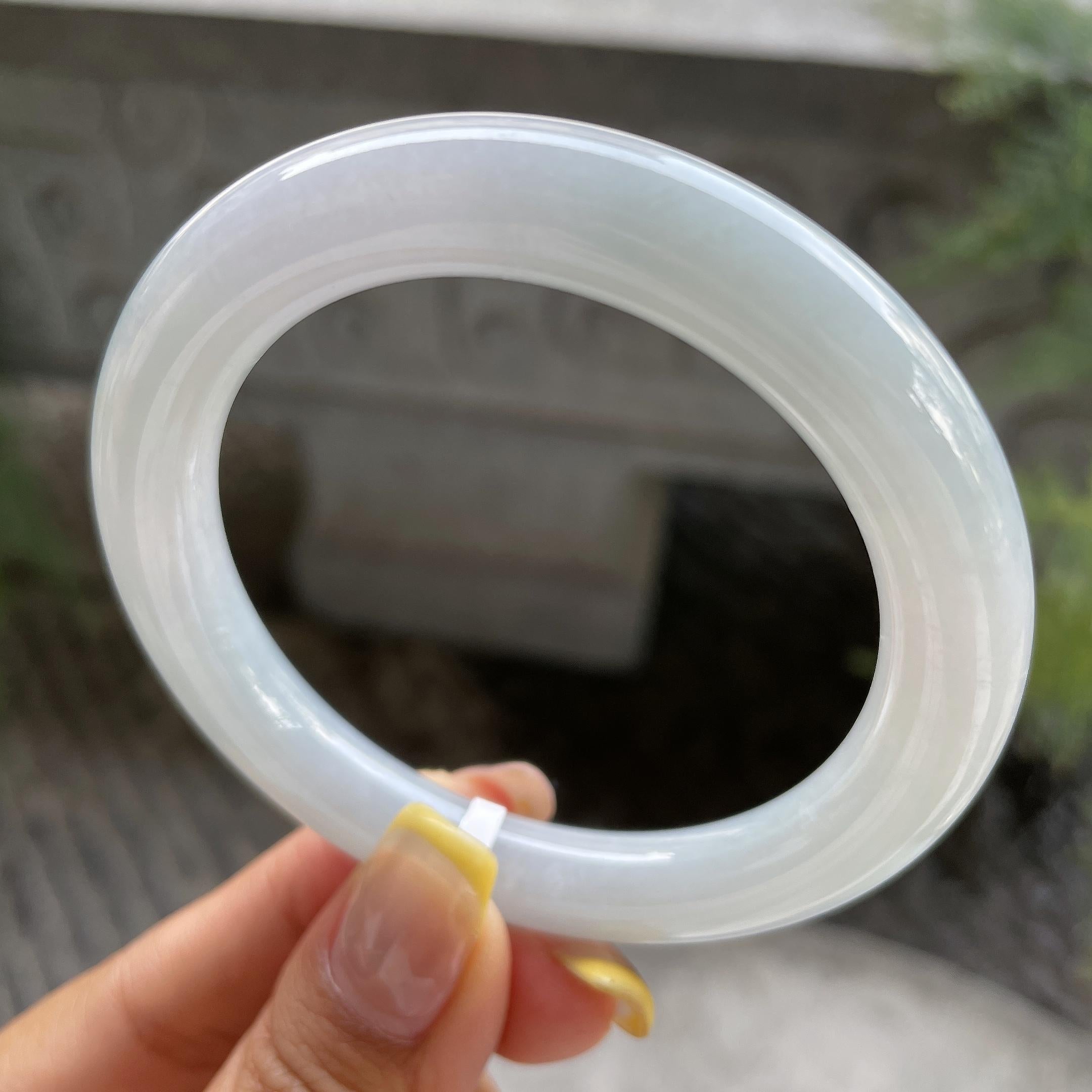细糯种带底色圆条手镯54.7圈      天然缅甸A货翡翠（yc387366）