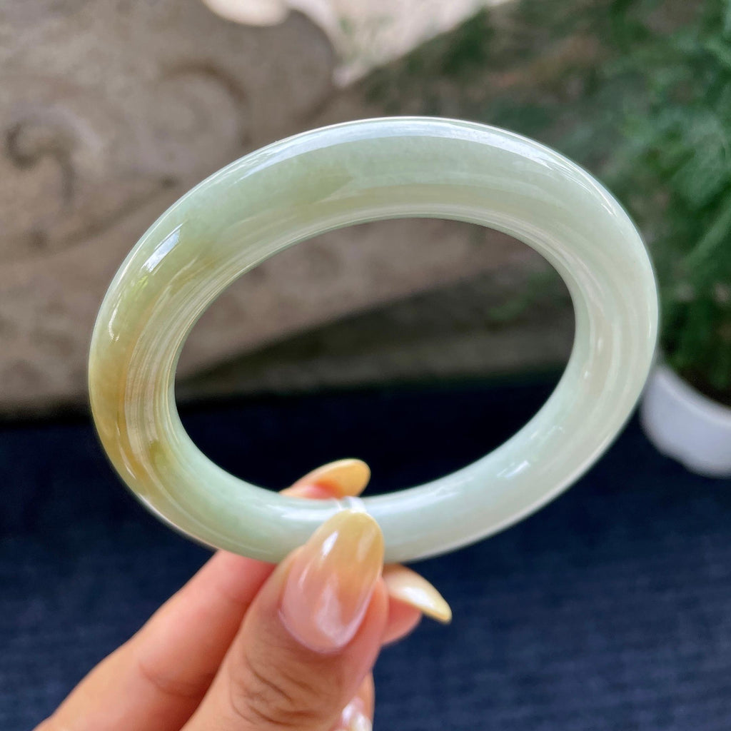 细糯种飘黄翡圆条手镯55.8圈 天然缅甸A货翡翠（yc464111）