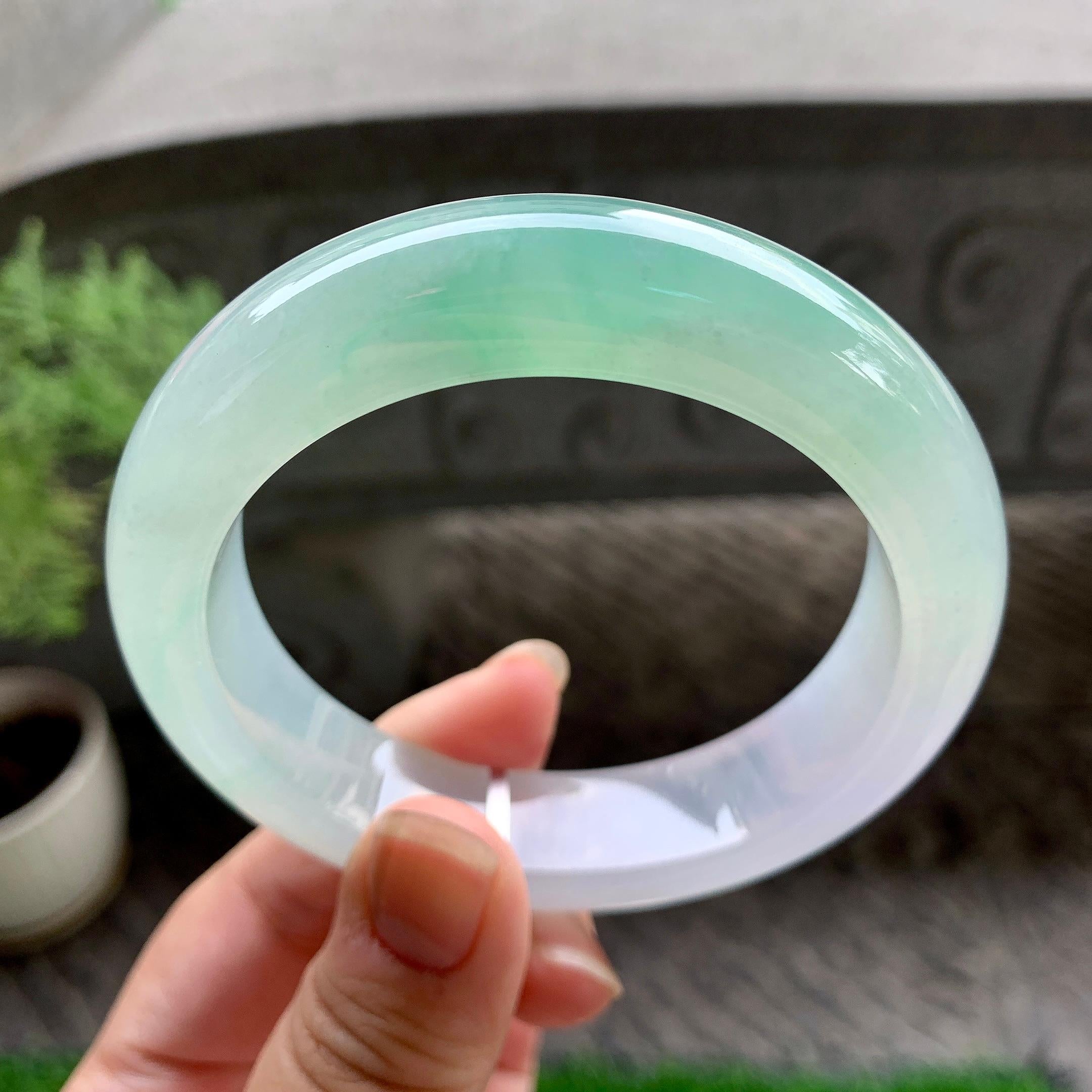 糯冰种淡春彩宽版轮胎手镯（59.4mm）（yc225045）