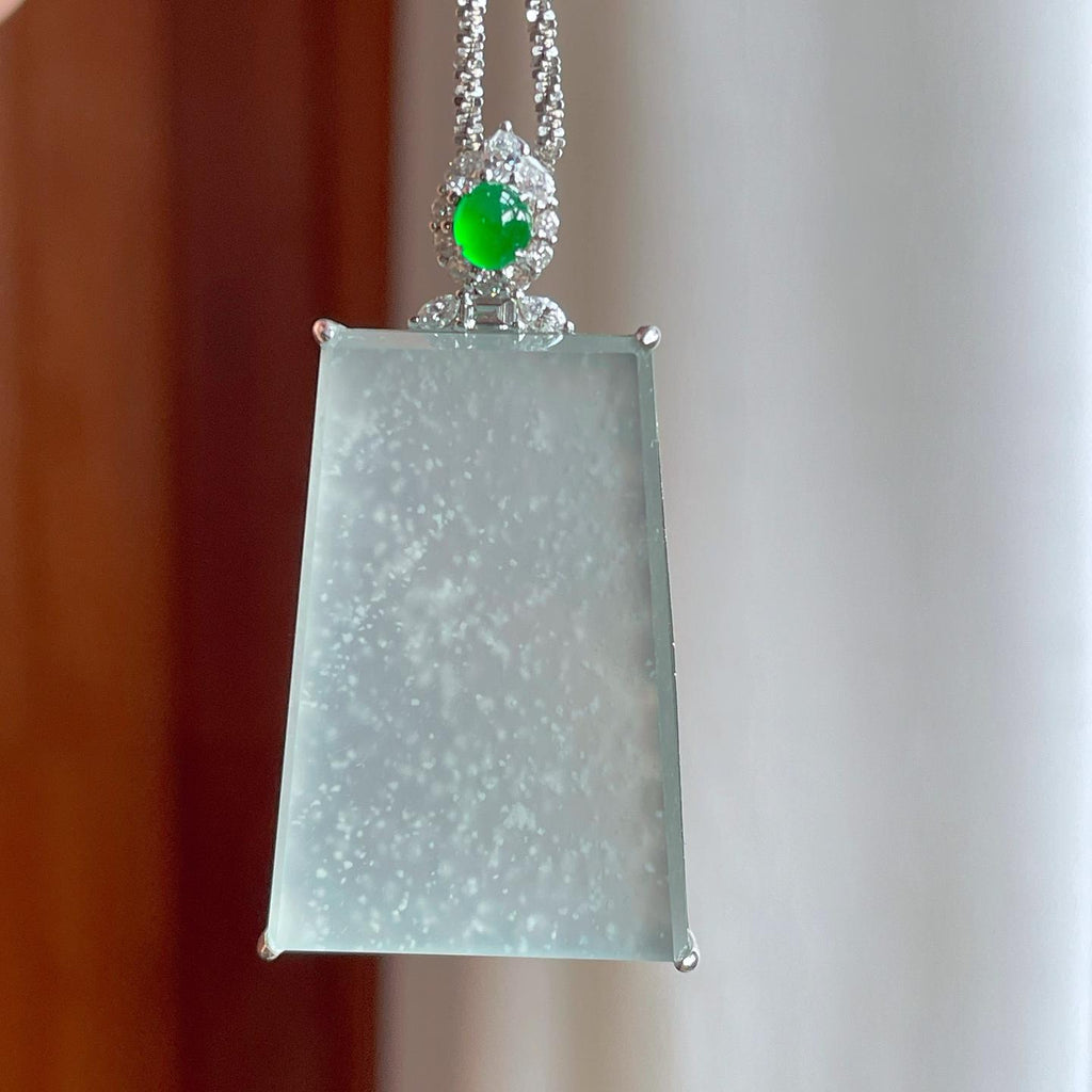 18k金镶冰种晴底雪花棉翡翠无事牌（yc263555）