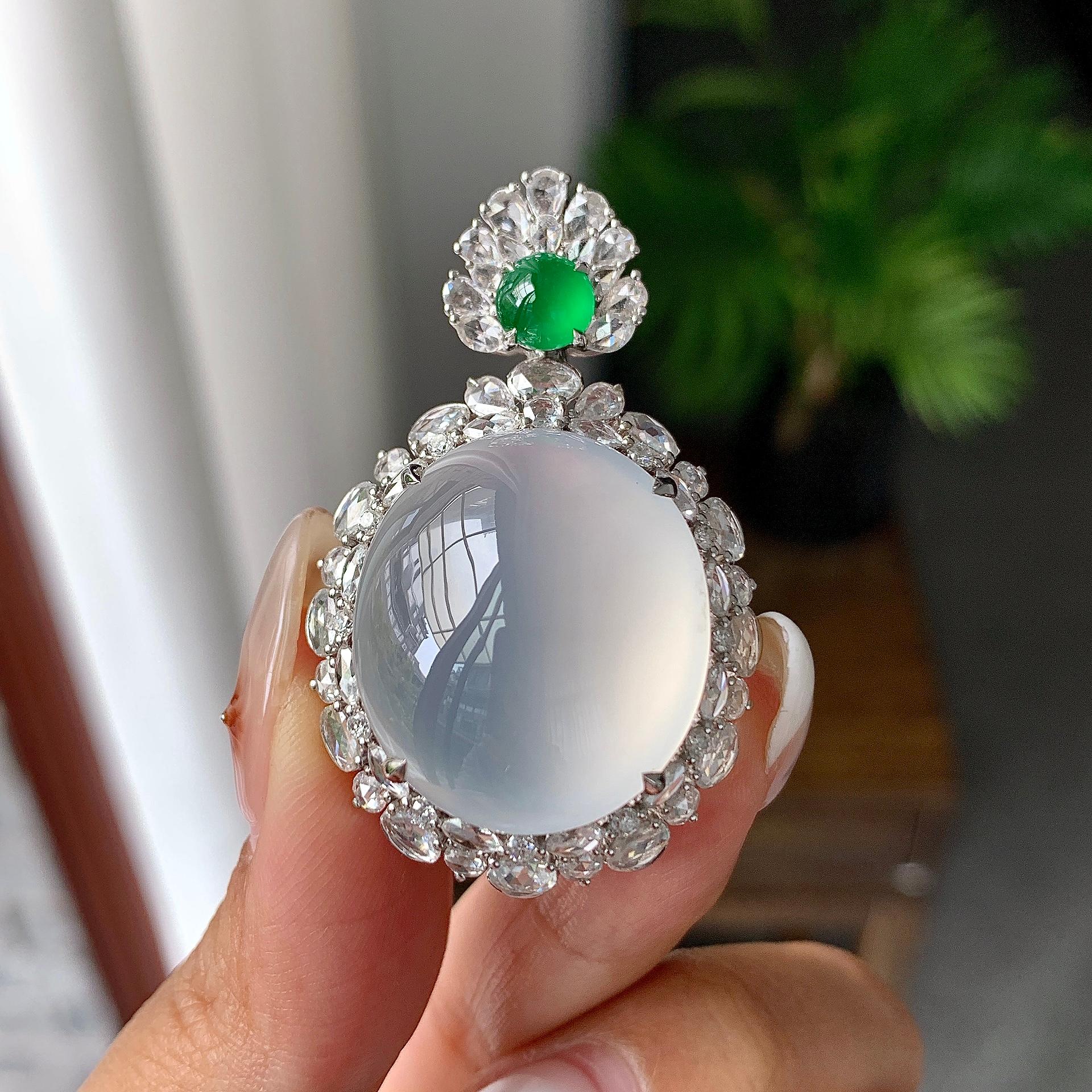 18k金钻镶冰种无色蛋面吊坠（yc255600）