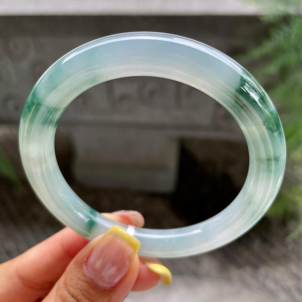 小细条     糯冰种飘花圆条手镯           天然缅甸A货翡翠（yc383124）