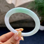 细糯种飘绿圆条手镯55.7圈          天然缅甸A货翡翠（yc460733）