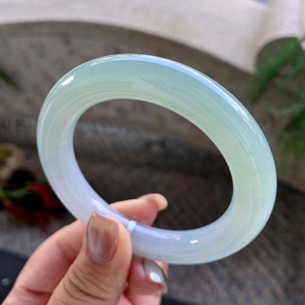 细糯种淡春彩圆条手镯  56.2圈口  天然缅甸A货翡翠（yc431631）