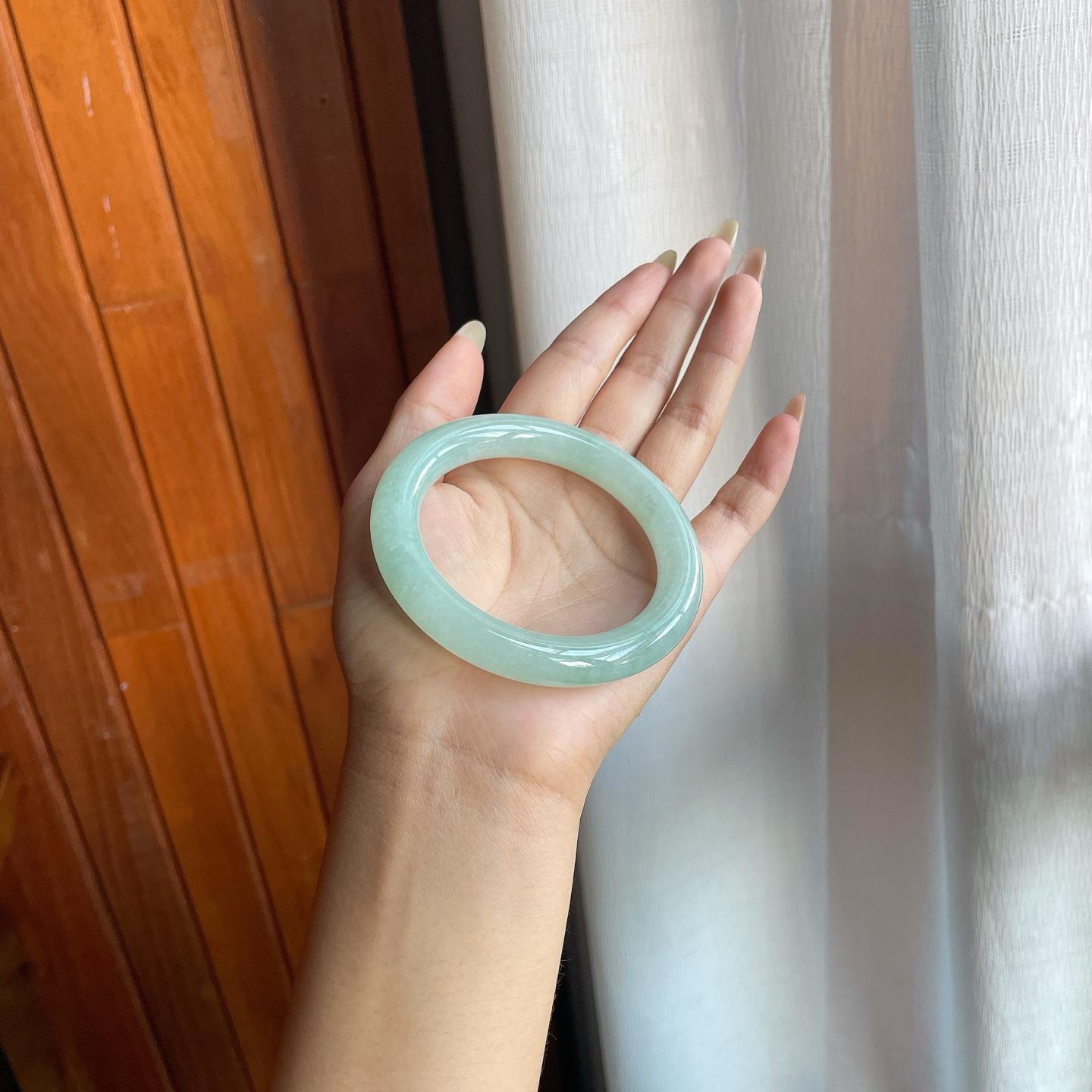 糯冰种晴底翡翠圆条手镯（54.6mm）（yc220797）