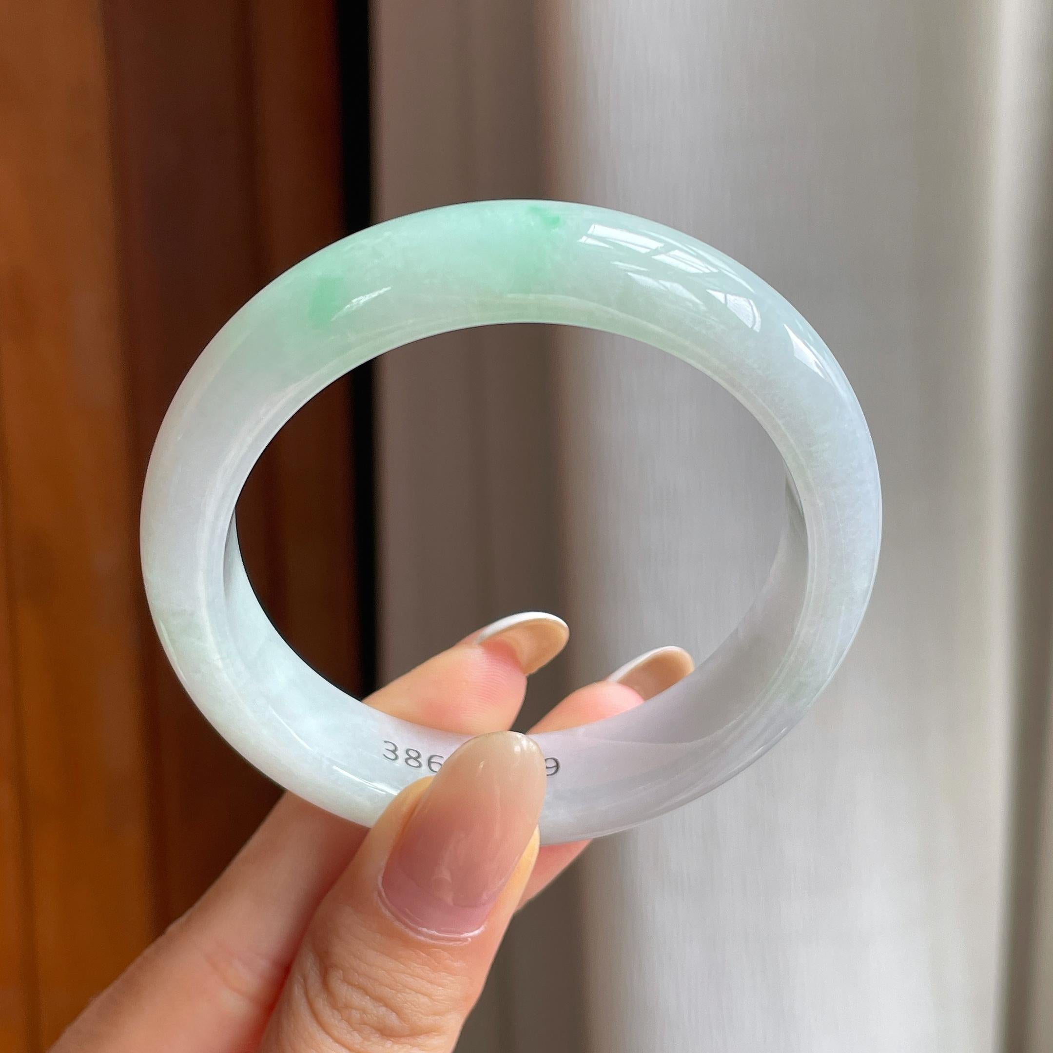 糯冰淡底色翡翠平安镯（53mm)（yc409906）