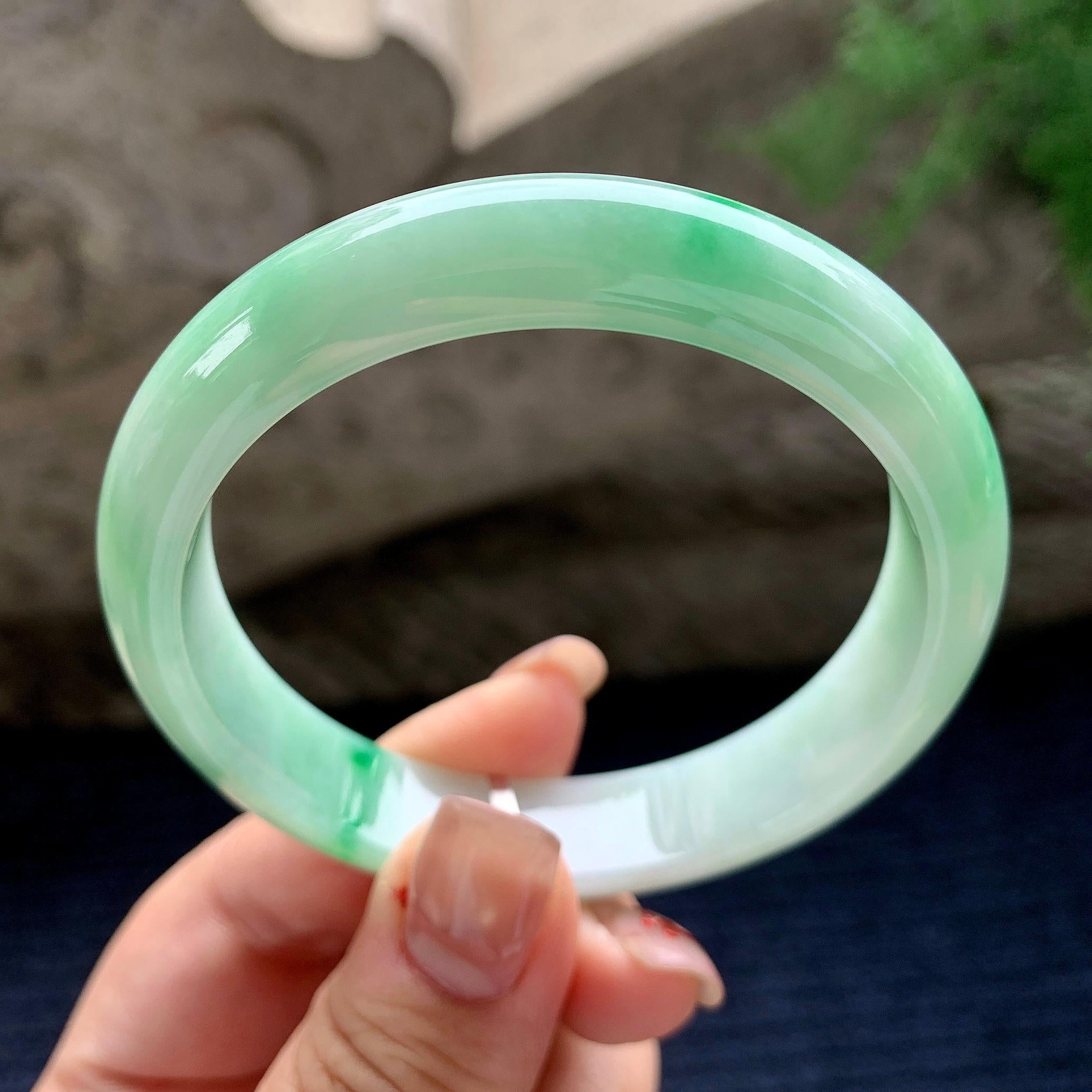 细糯种飘阳绿正圈平安镯 57.4圈口 天然缅甸A货翡翠（yc358885）