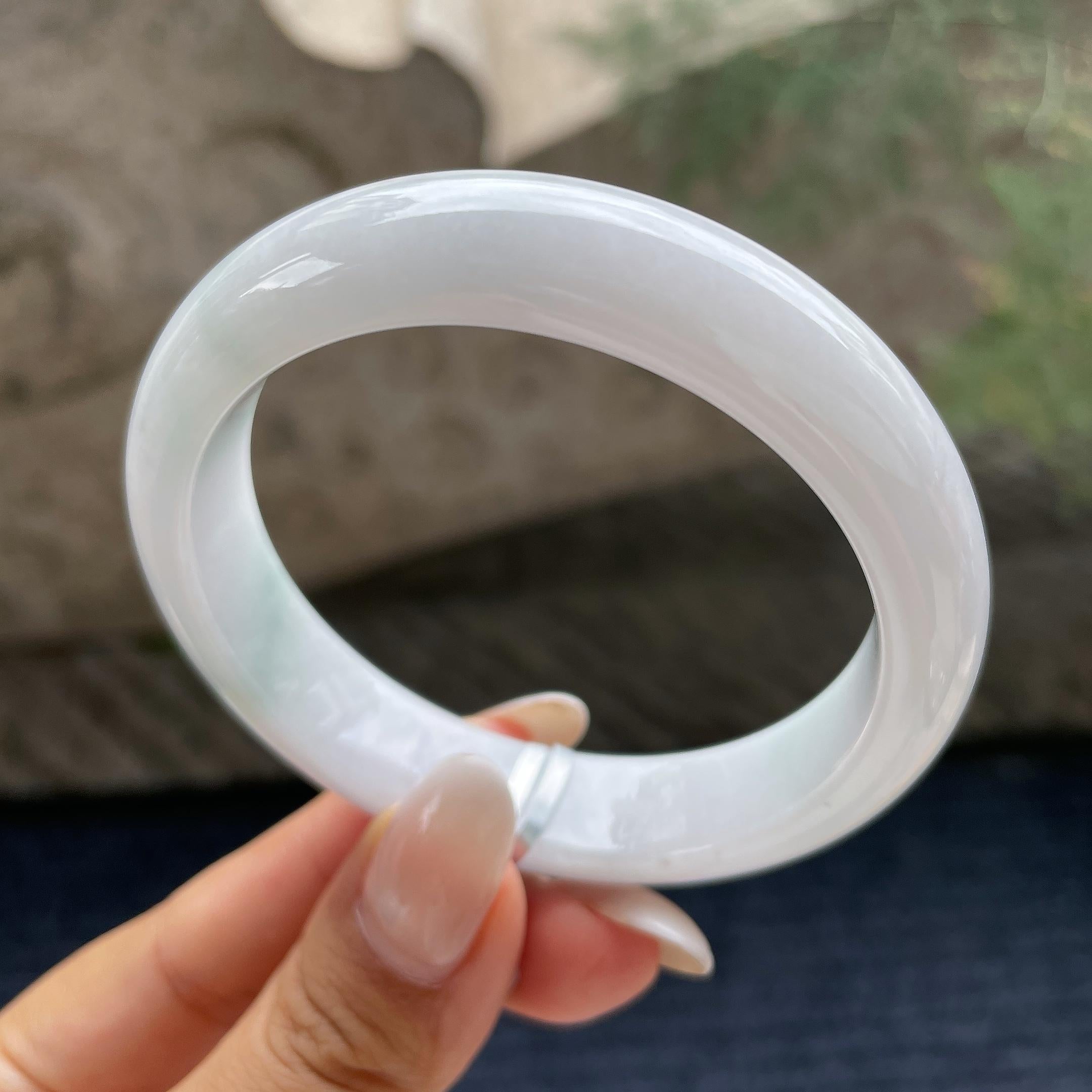 细糯种带底色正圈平安镯56.1圈      天然缅甸A货翡翠（yc421250）