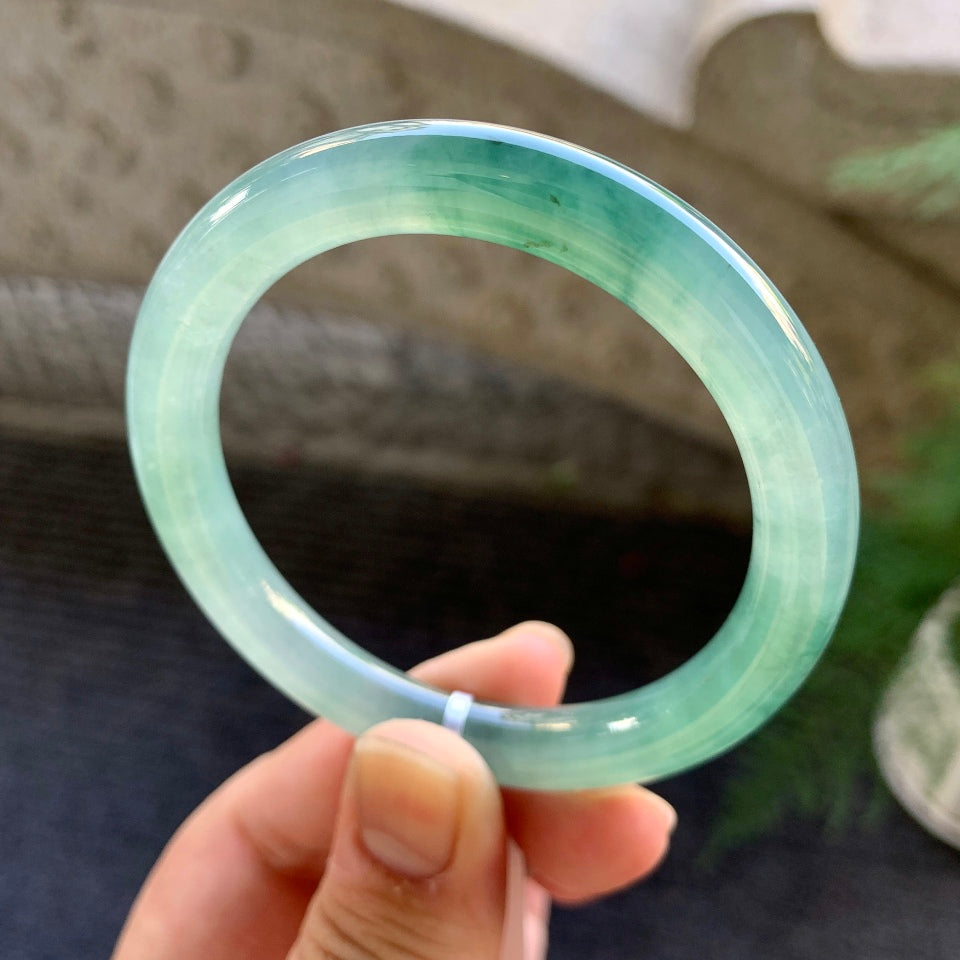 糯冰晴水飘花圆条手镯（53.8mm）（yc028508）