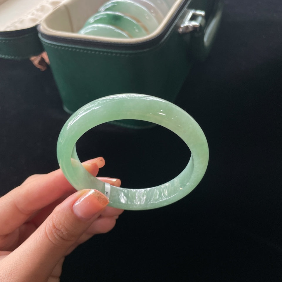 糯冰湖水绿正圈翡翠手镯（57mm）（yc019482）