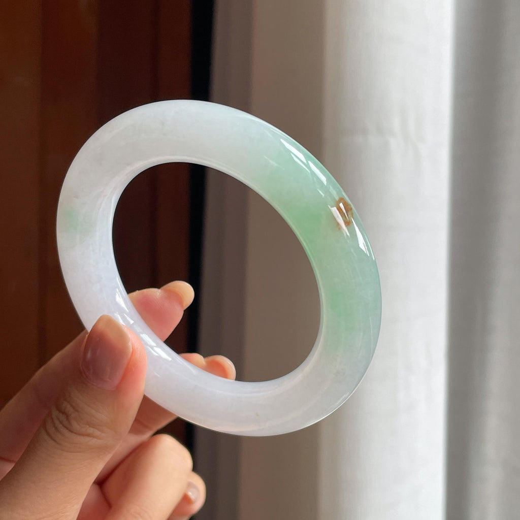 糯冰春底特色翡翠圆条手镯(56.5mm)（yc415358）