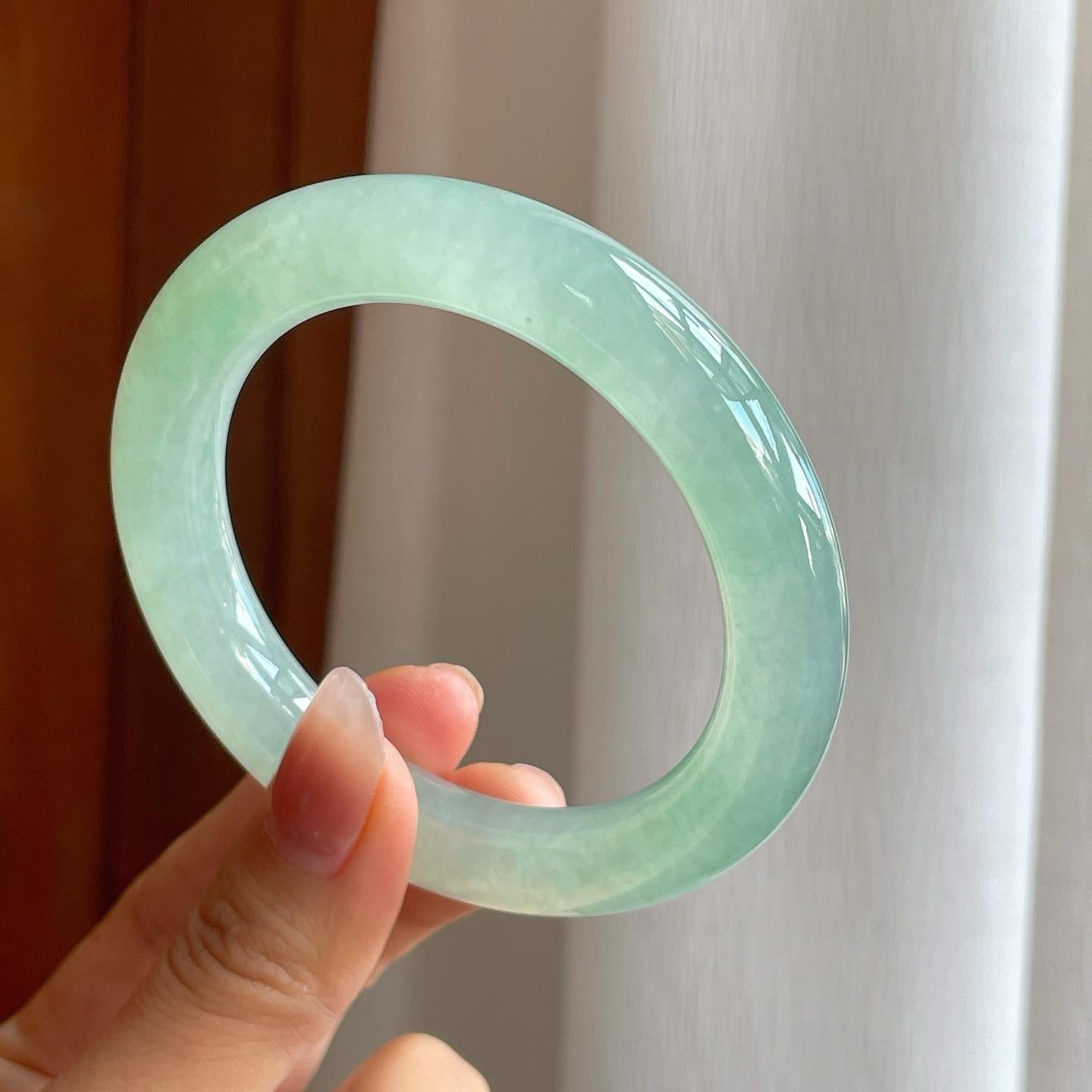 冰种晴底翡翠圆条手镯（57.6mm）（yc310955）