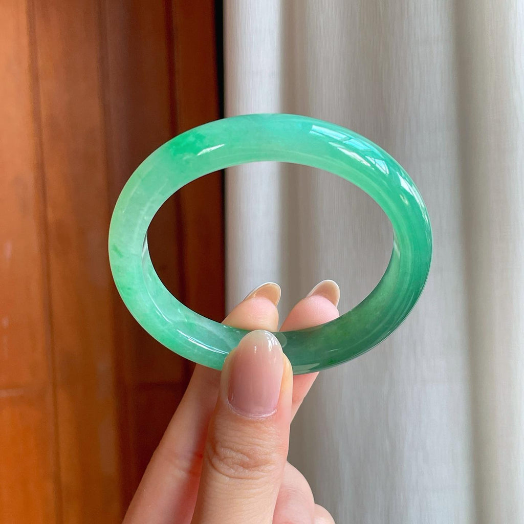 冰种满绿翡翠贵妃镯（54mm)（yc370381）