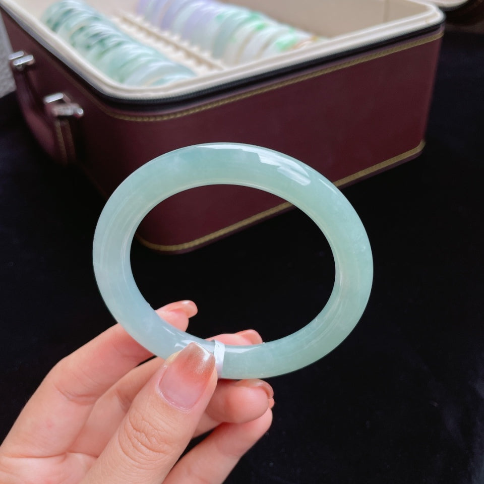 糯冰湖水蓝圆条翡翠手镯（56mm）（yc017381）