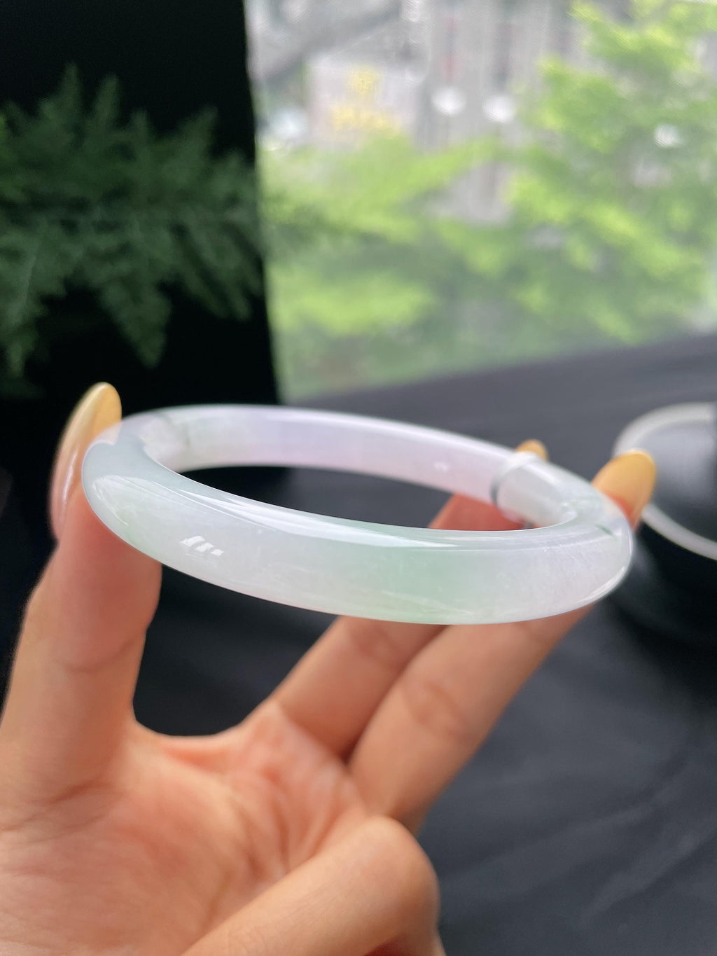 细糯种飘绿圆条手镯55.1圈 天然缅甸A货翡翠（yc473130）