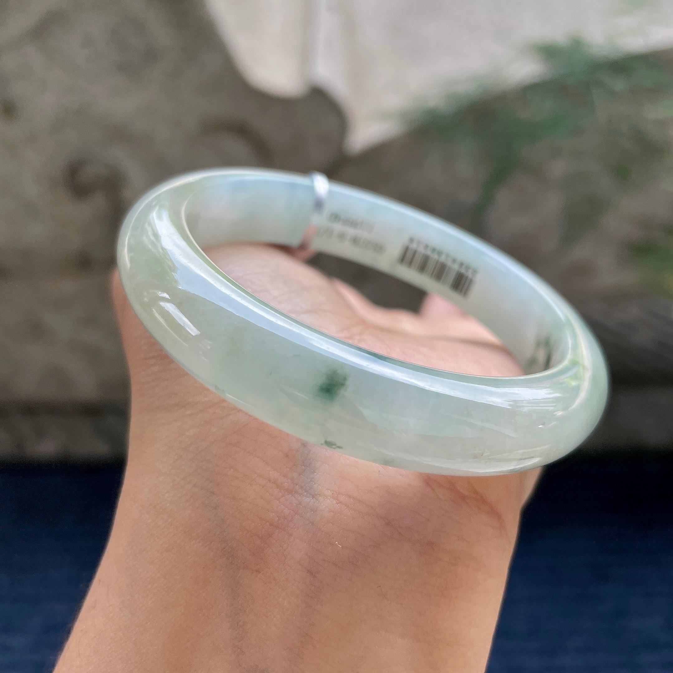 大圈口    细糯种飘花飘黄翡正圈平安镯58.5圈     天然缅甸A货翡翠（yc424778）