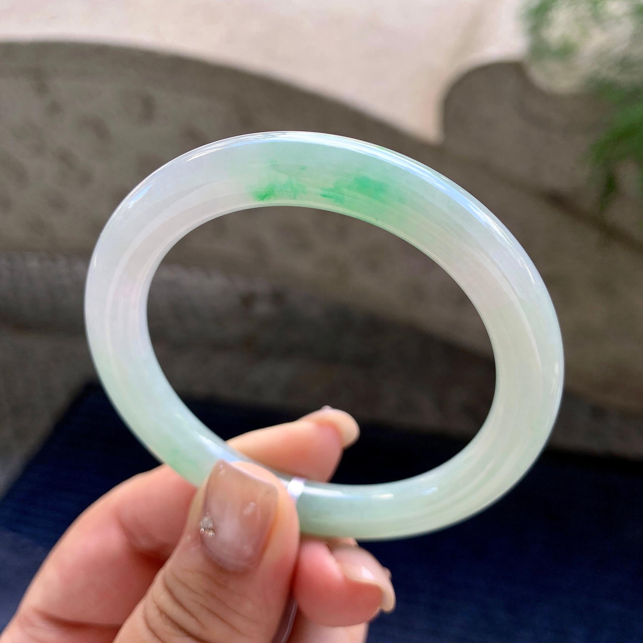 细糯种飘绿花圆条手镯  53圈口  天然缅甸A货翡翠（yc457011）