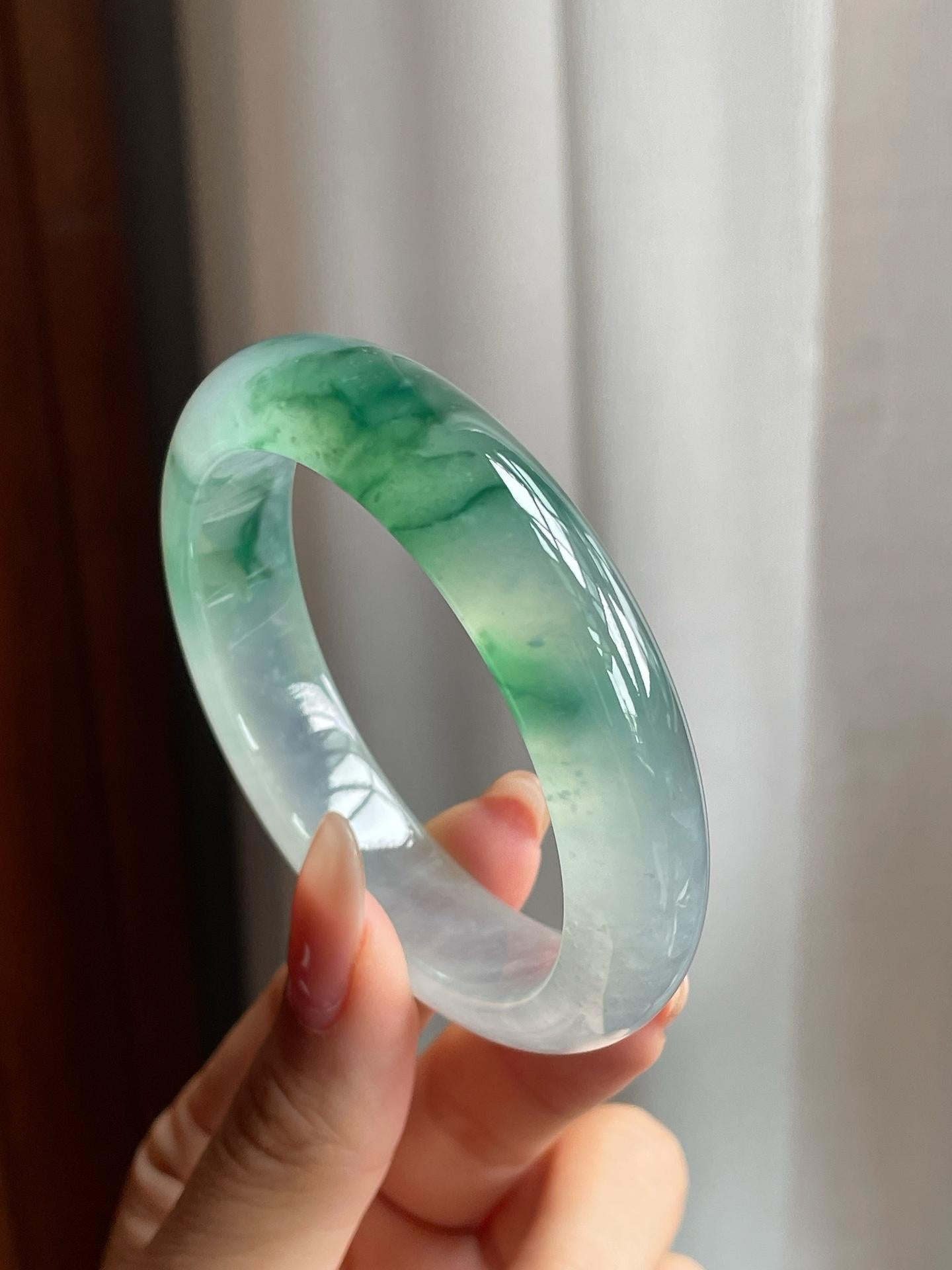 冰玻种飘绿花翡翠平安镯（53mm）（yc196022）