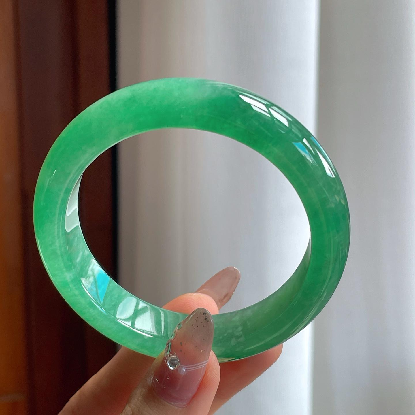 糯冰满绿翡翠平安镯（57mm）