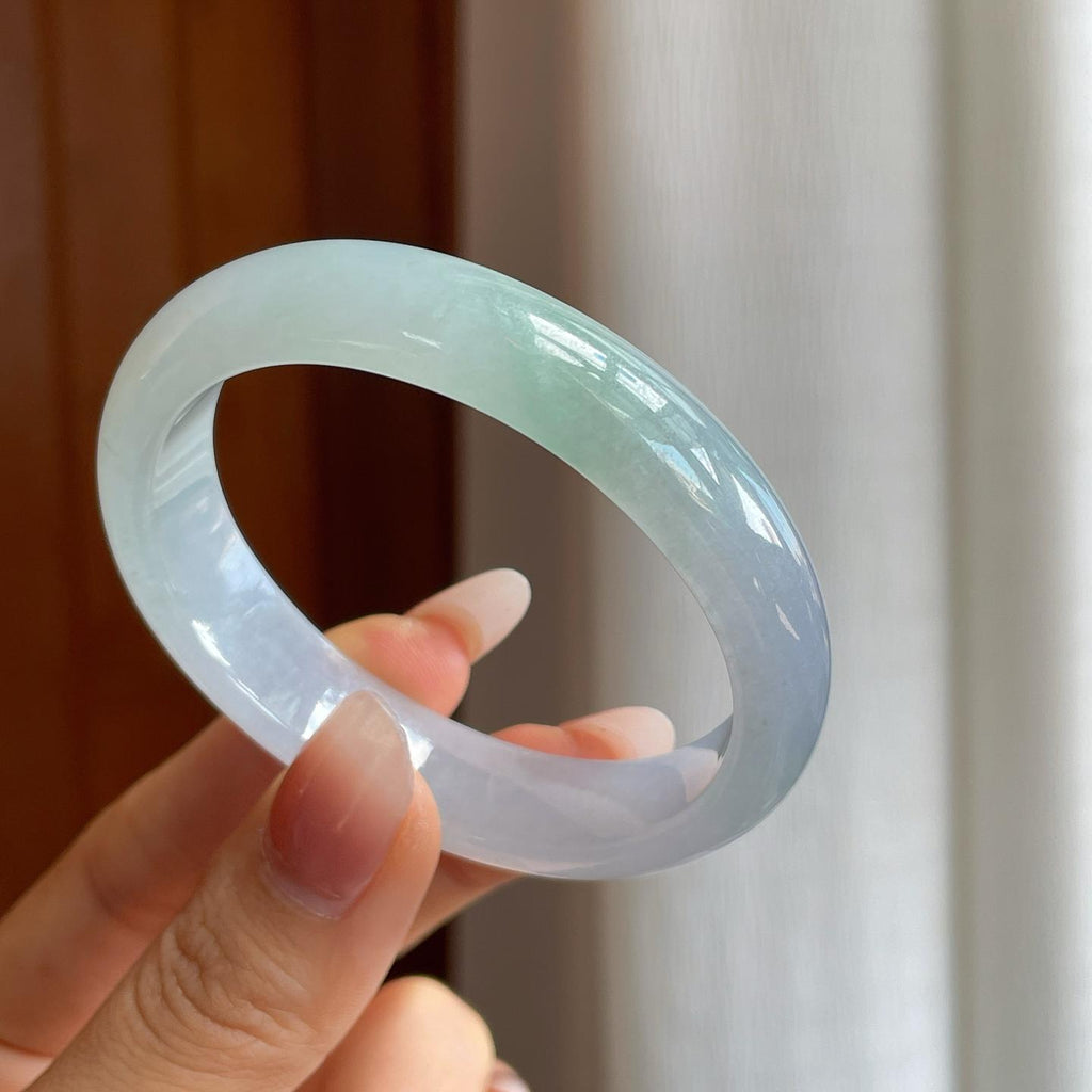 冰种淡春彩翡翠贵妃镯（53.5mm）（yc311334）