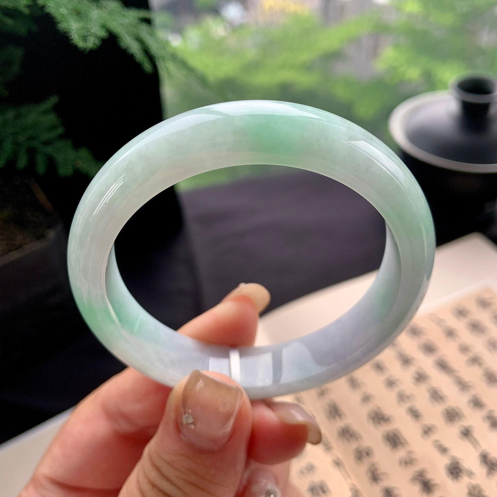 细糯种淡晴底飘绿正圈平安镯 54圈口 天然缅甸A货翡翠（yc473065）