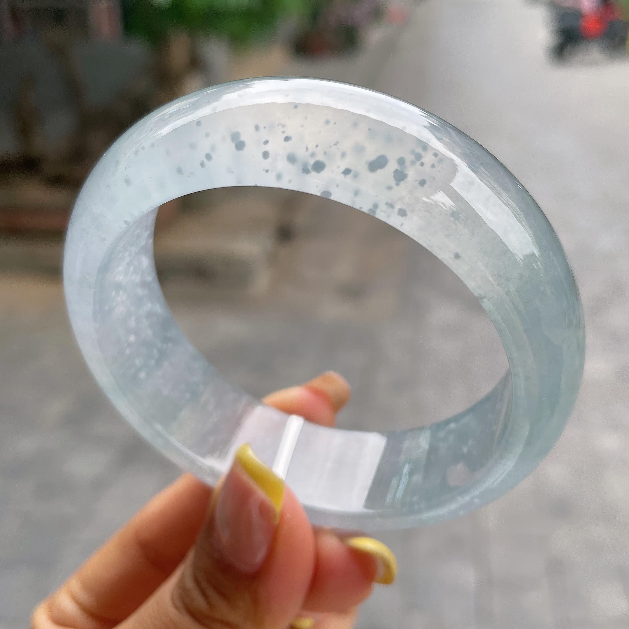 宽版轮胎镯    高冰种雪花棉宽版轮胎镯58.8圈      天然缅甸A货翡翠（yc378784）